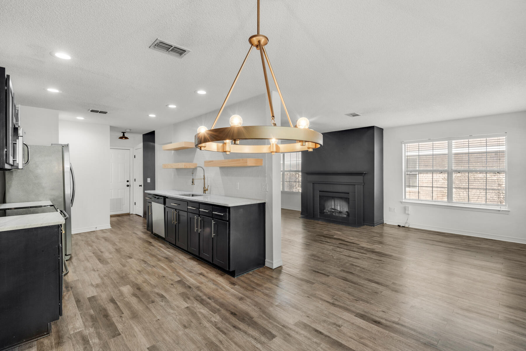 PARKER'S LANDING - Residential Lease