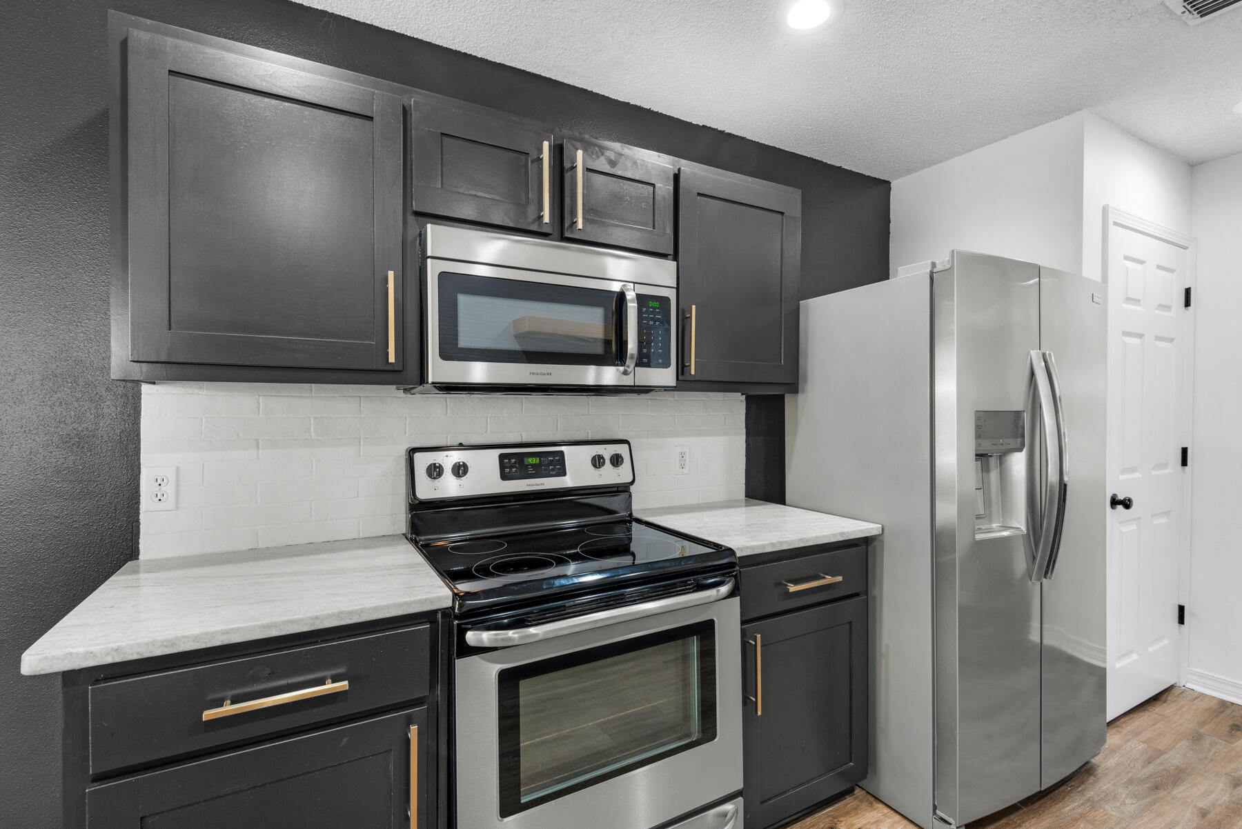 PARKER'S LANDING - Residential Lease