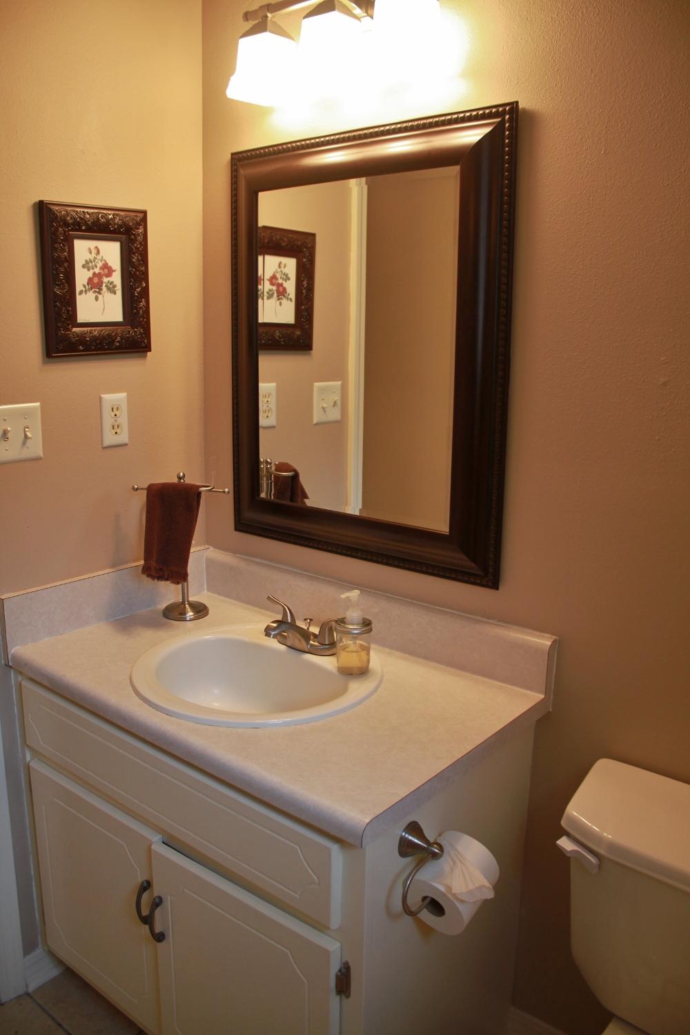 COUNTRYVIEW ESTATES - Residential Lease