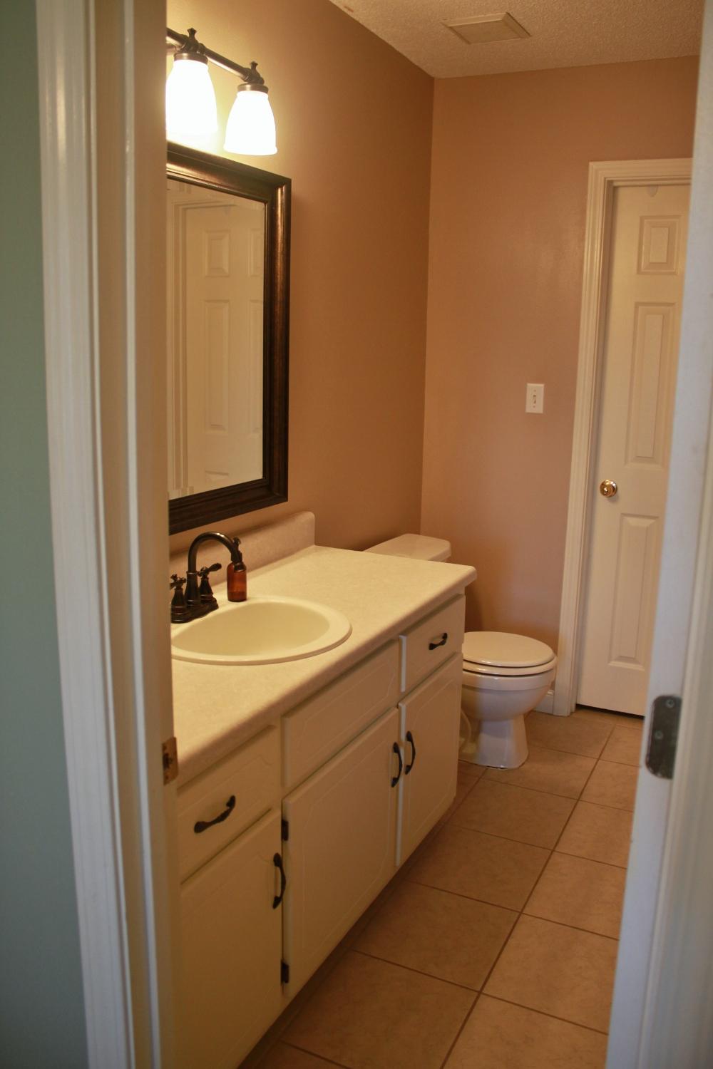 COUNTRYVIEW ESTATES - Residential Lease