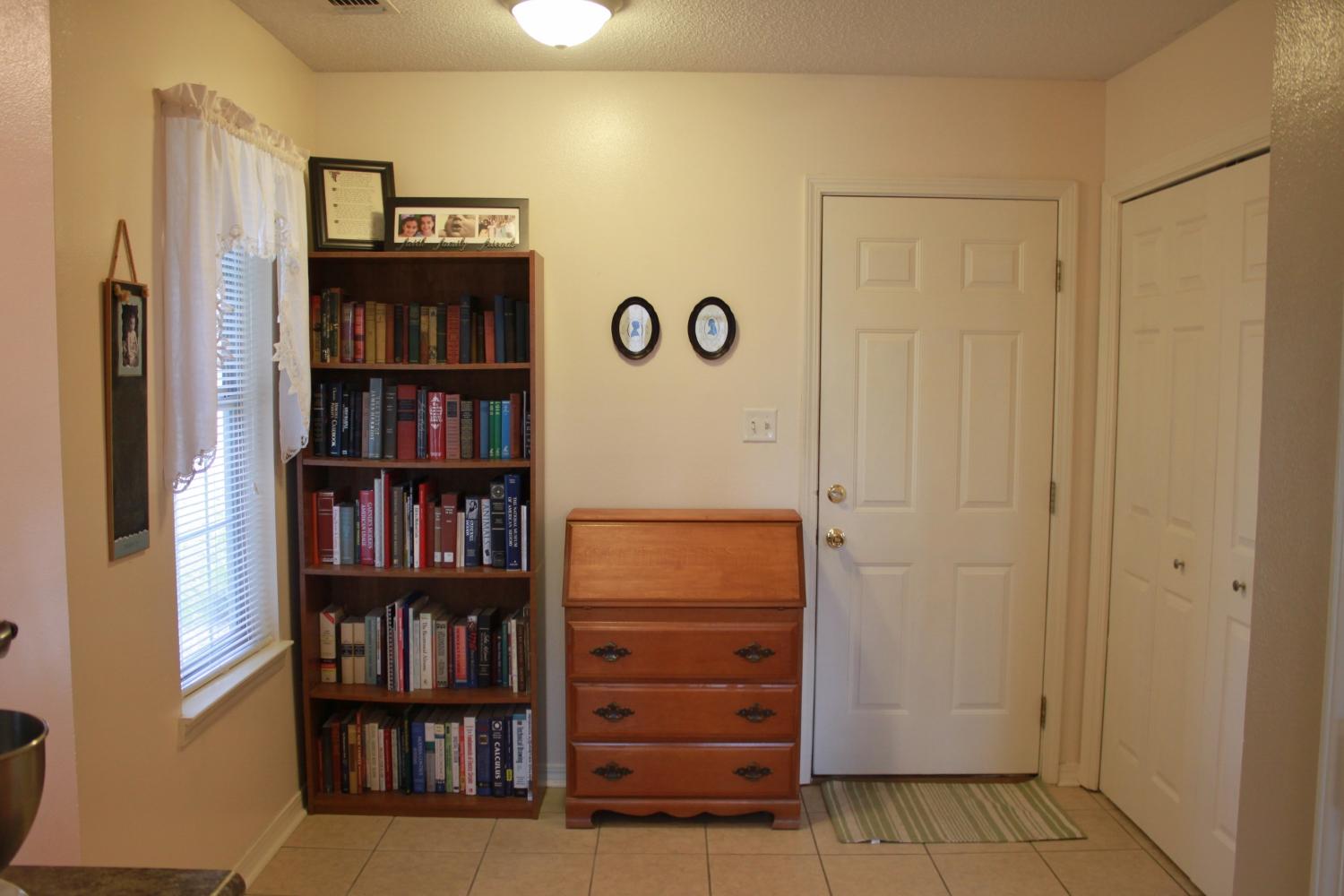 COUNTRYVIEW ESTATES - Residential Lease