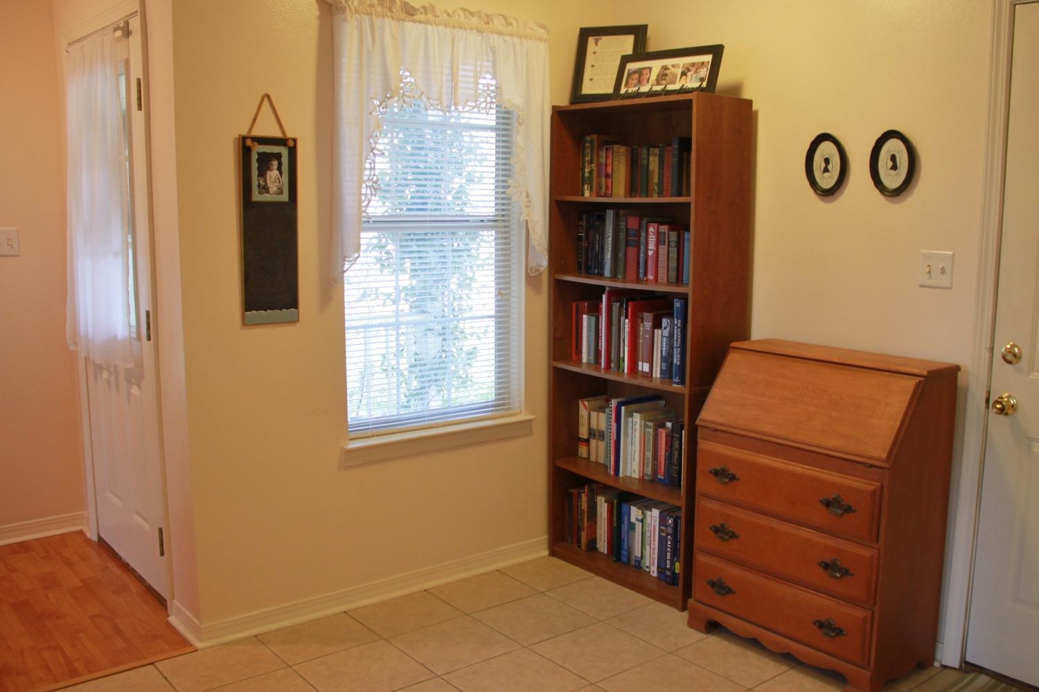 COUNTRYVIEW ESTATES - Residential Lease