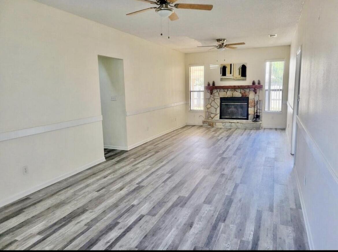 CLOVERDALE S/D 1ST ADDN - Residential