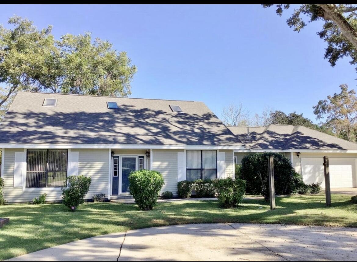 CLOVERDALE S/D 1ST ADDN - Residential