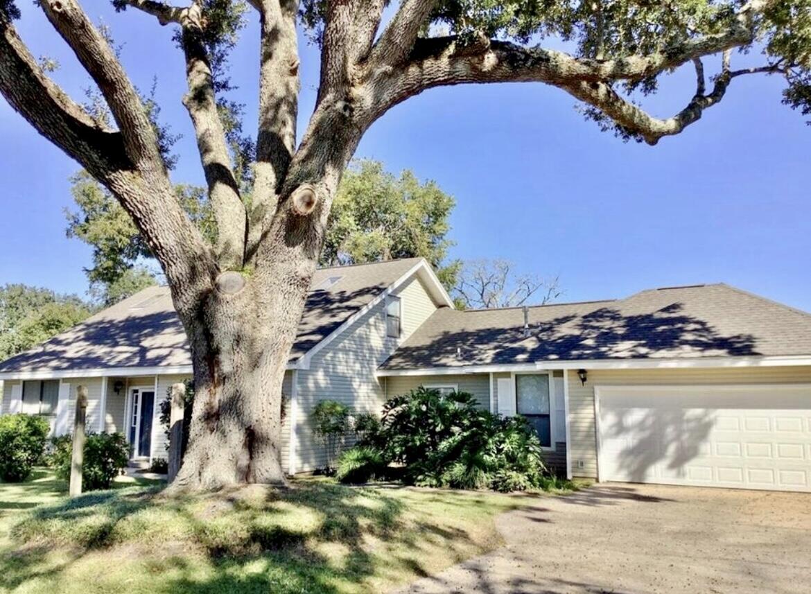 CLOVERDALE S/D 1ST ADDN - Residential