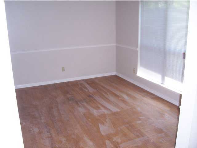 QUIET WOOD - Residential Lease