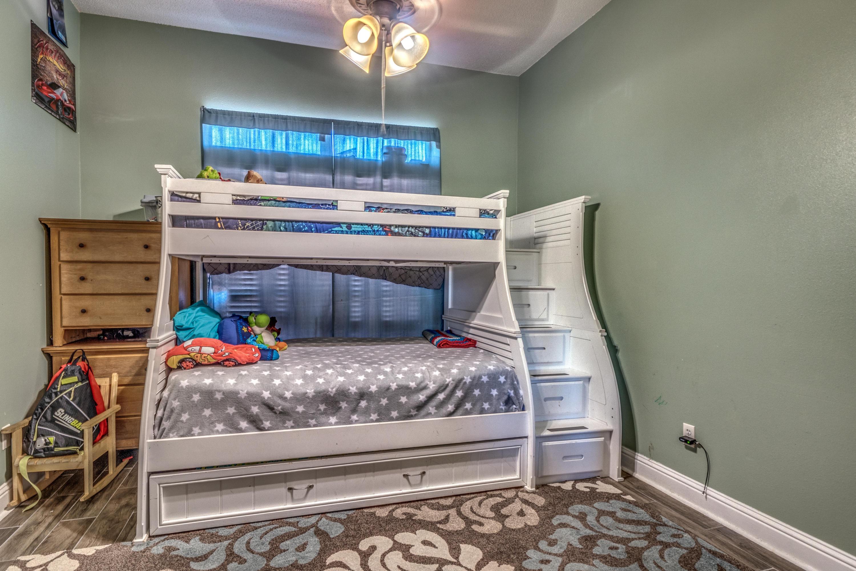 COUNTRYVIEW ESTATES 10TH ADDN - Residential