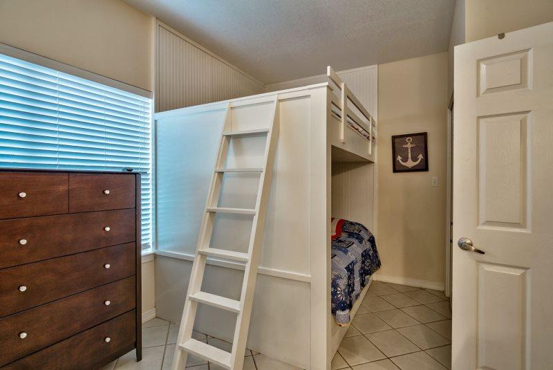 PORT OF CALL - Residential