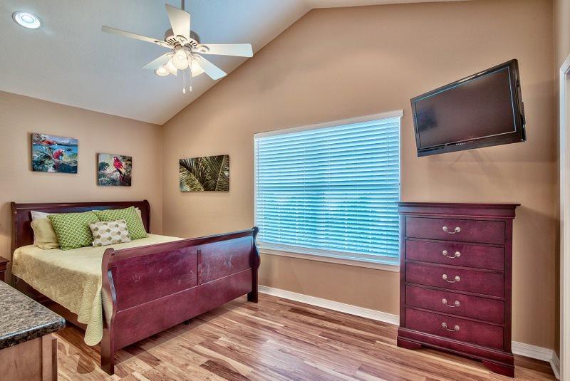 PORT OF CALL - Residential