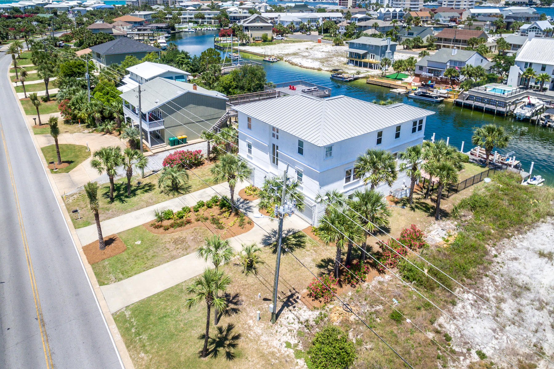 HOLIDAY ISLE - Residential