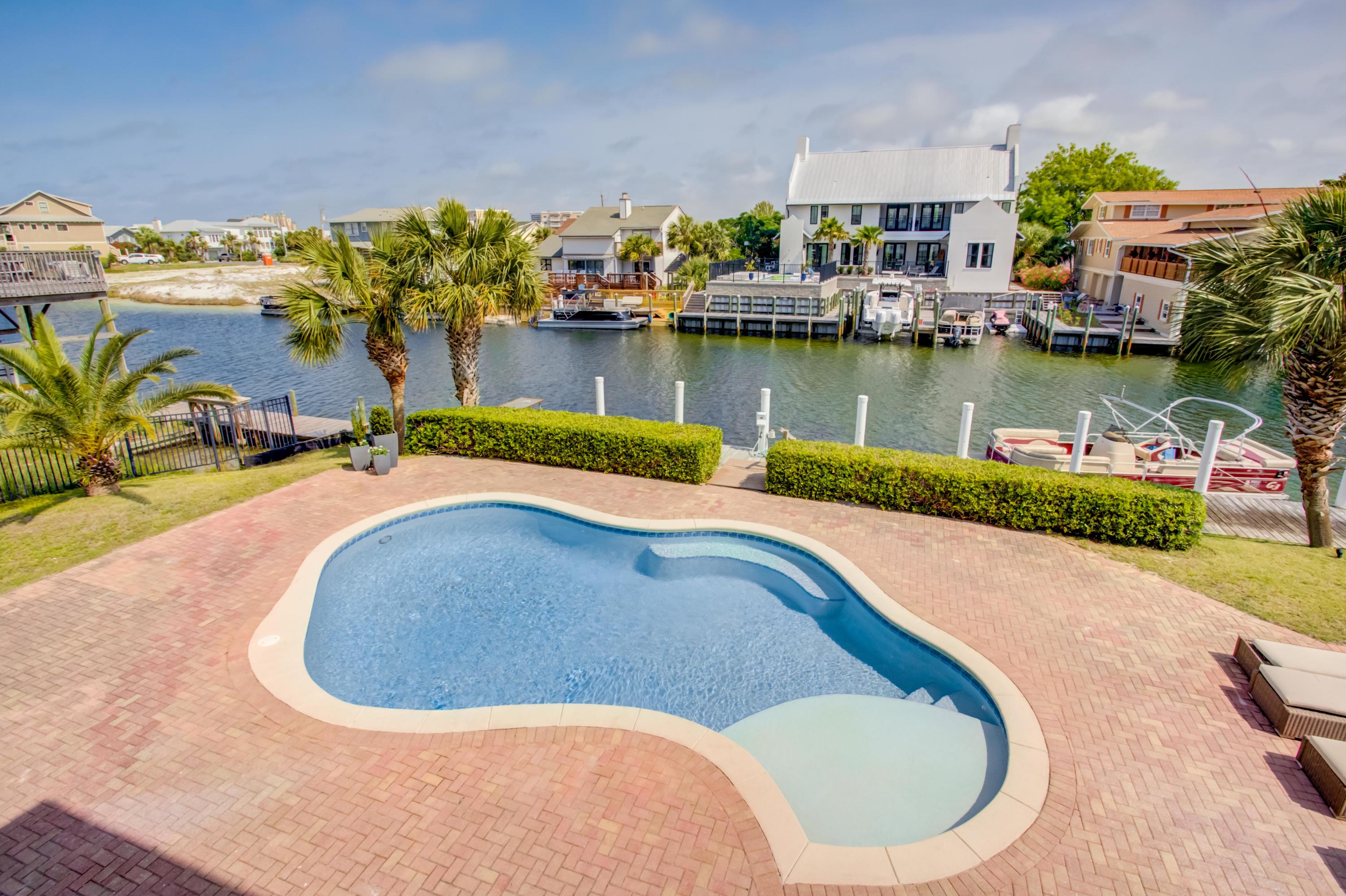 HOLIDAY ISLE - Residential