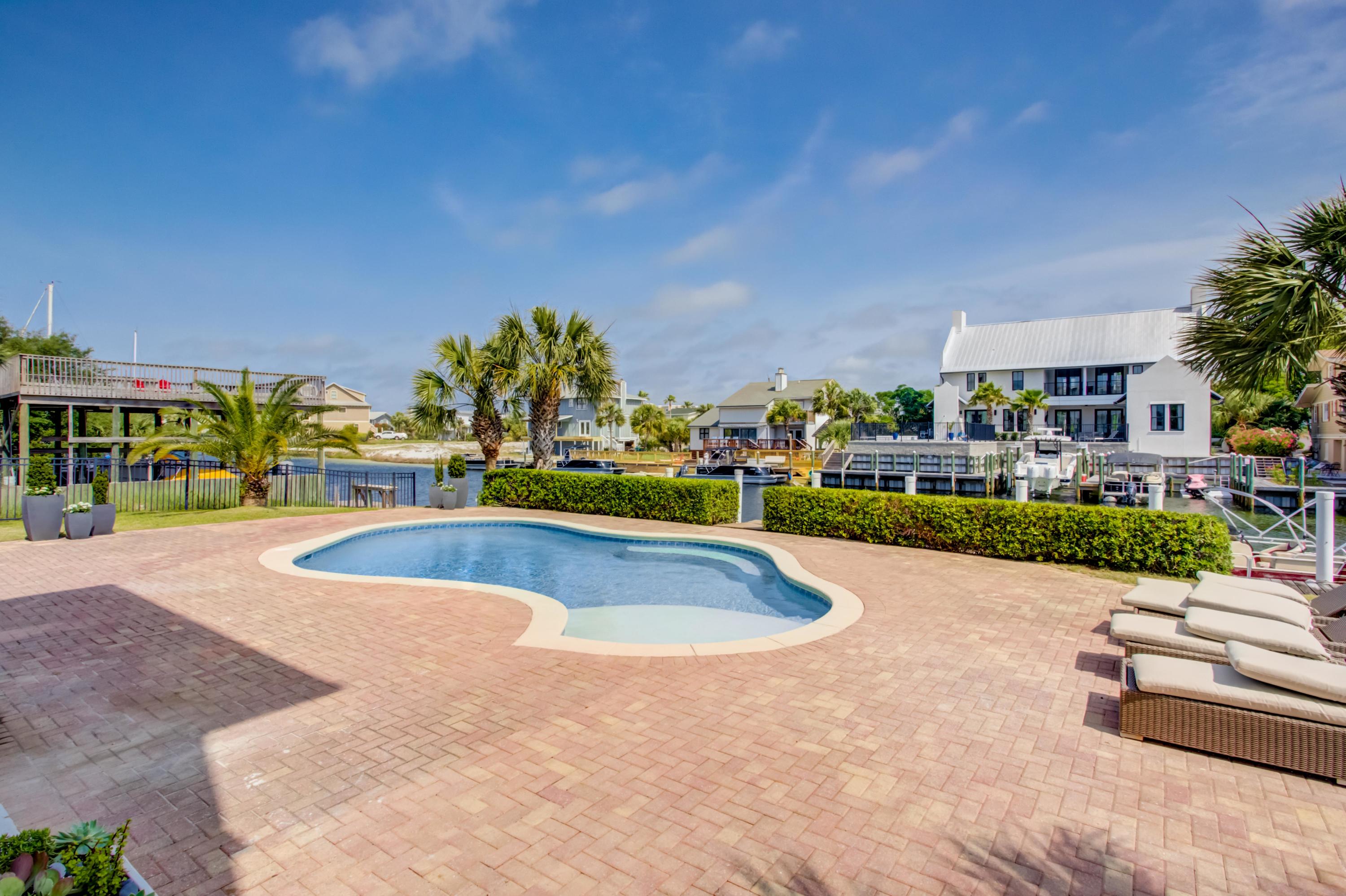 HOLIDAY ISLE - Residential