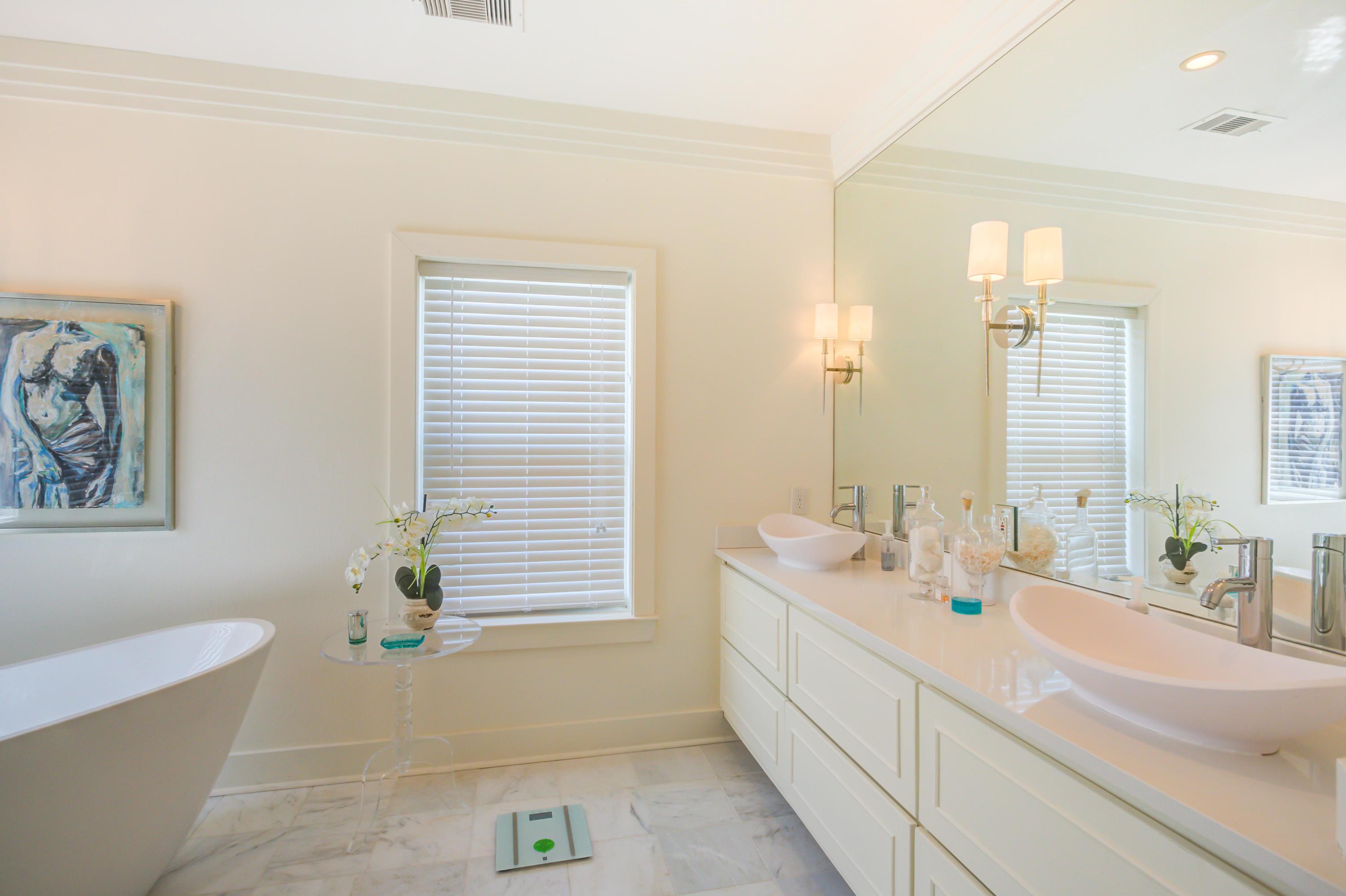 HOLIDAY ISLE - Residential