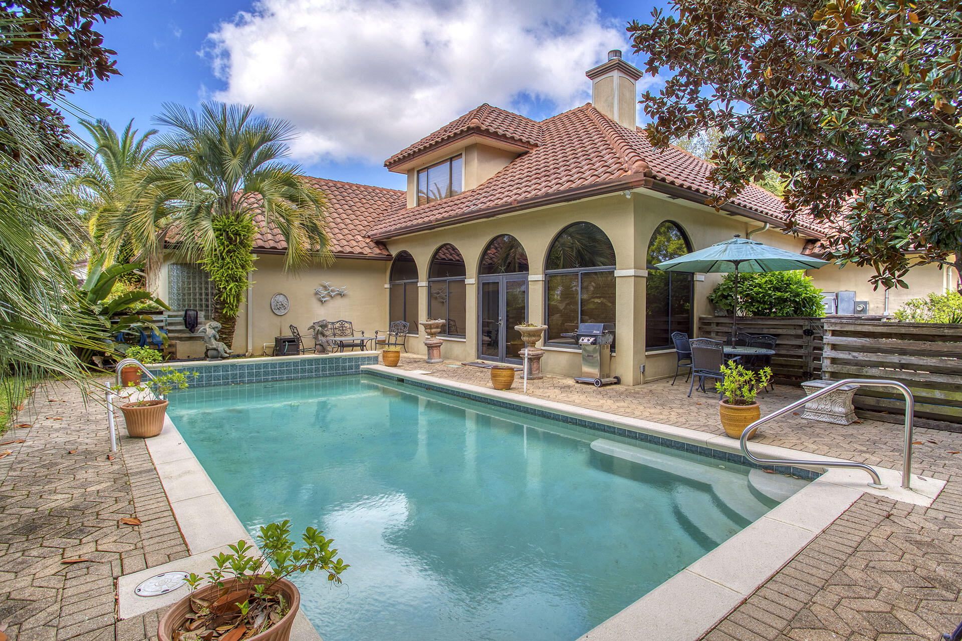 BAYTOWNE AVE EAST - Residential