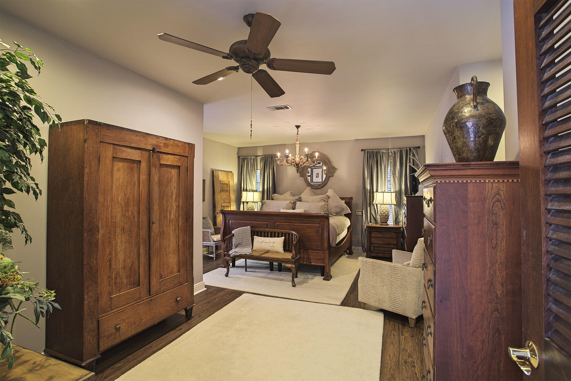 BAYTOWNE AVE EAST - Residential