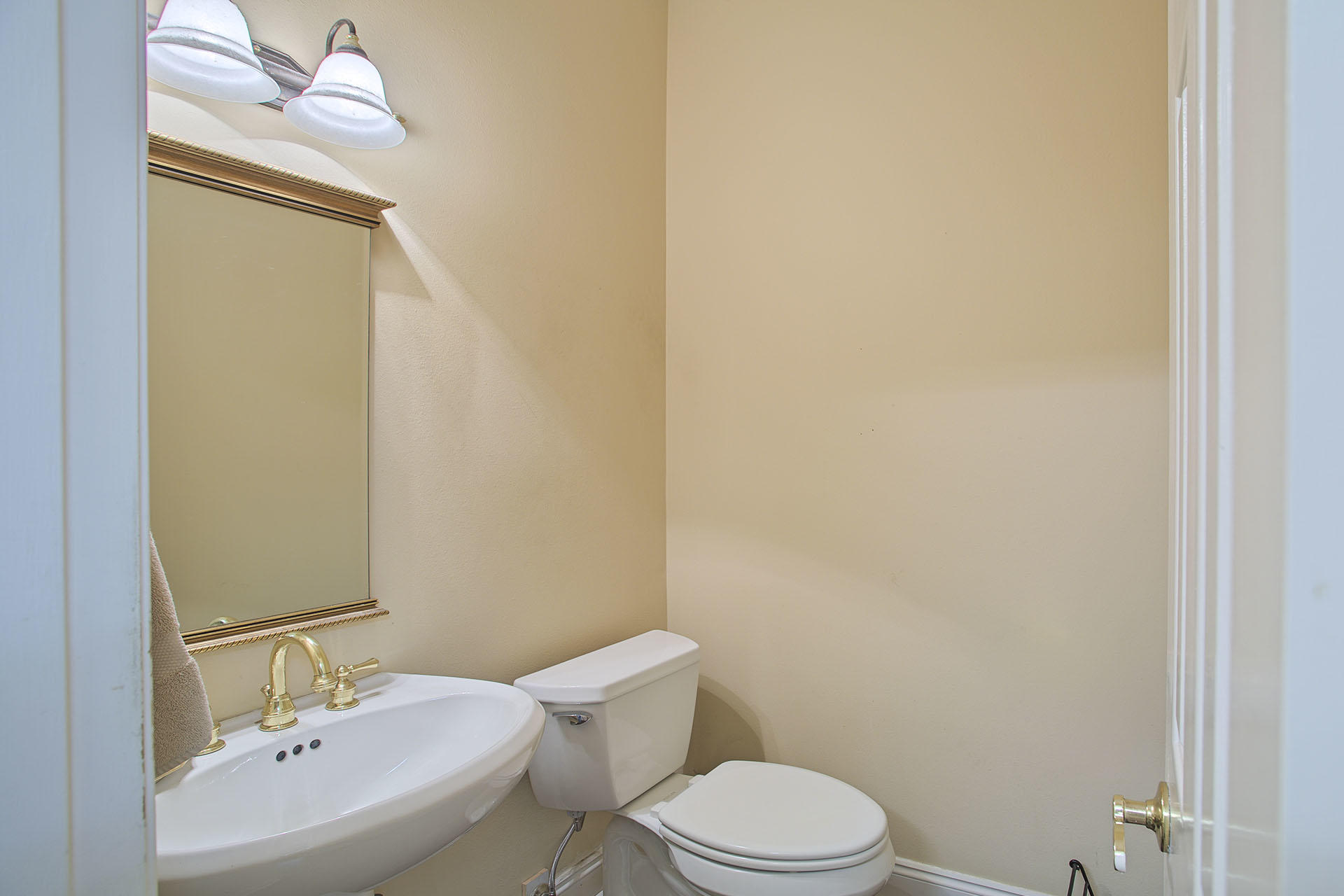 BAYTOWNE AVE EAST - Residential