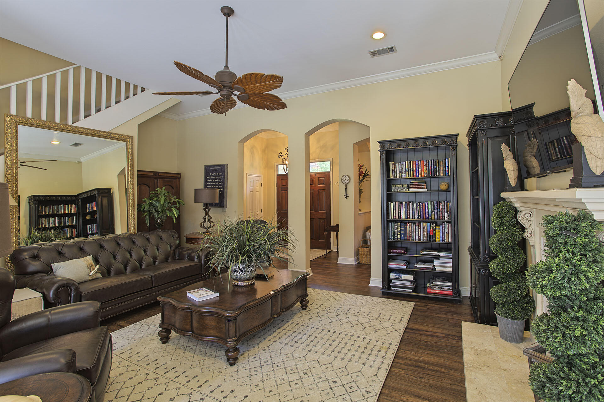 BAYTOWNE AVE EAST - Residential