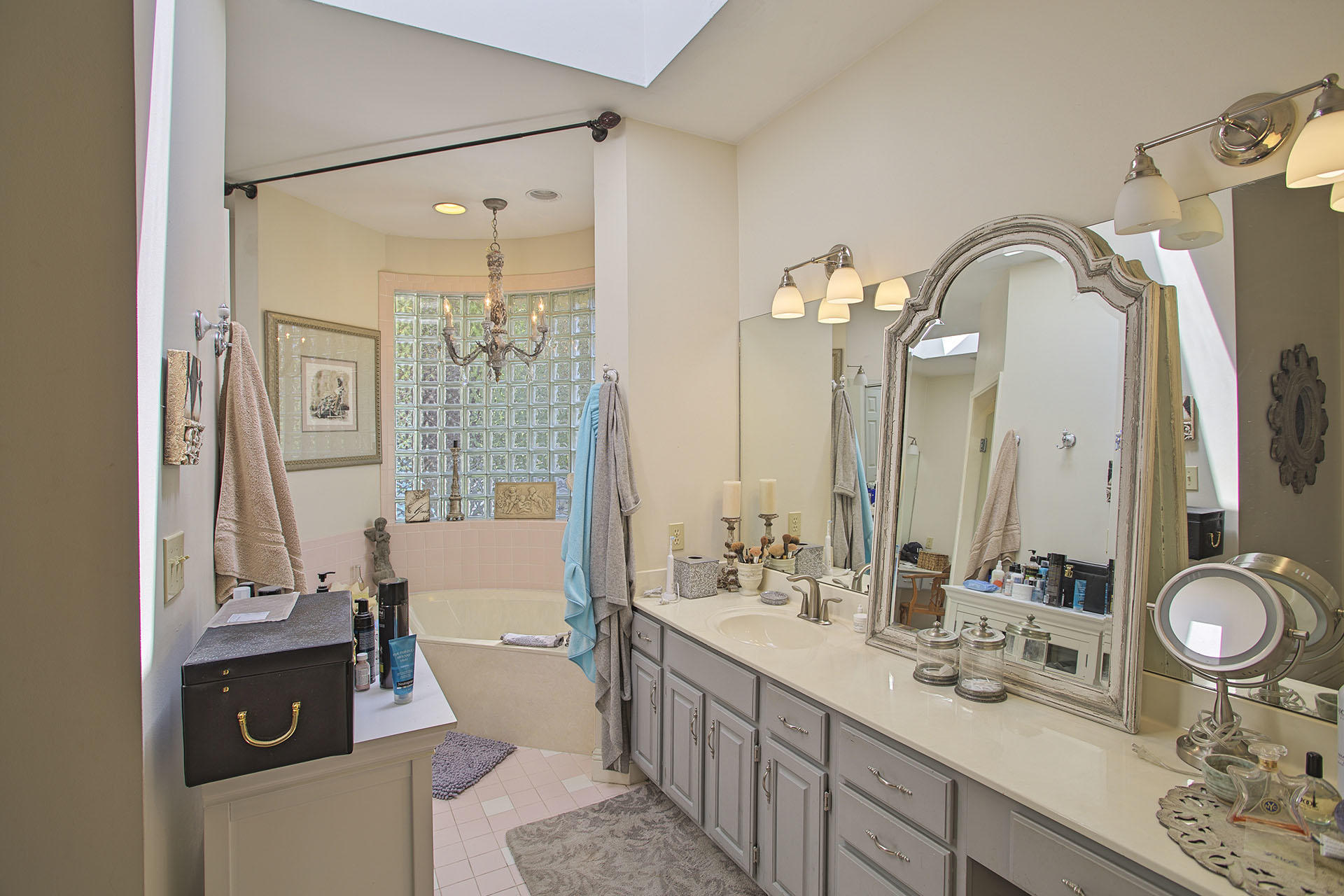 BAYTOWNE AVE EAST - Residential