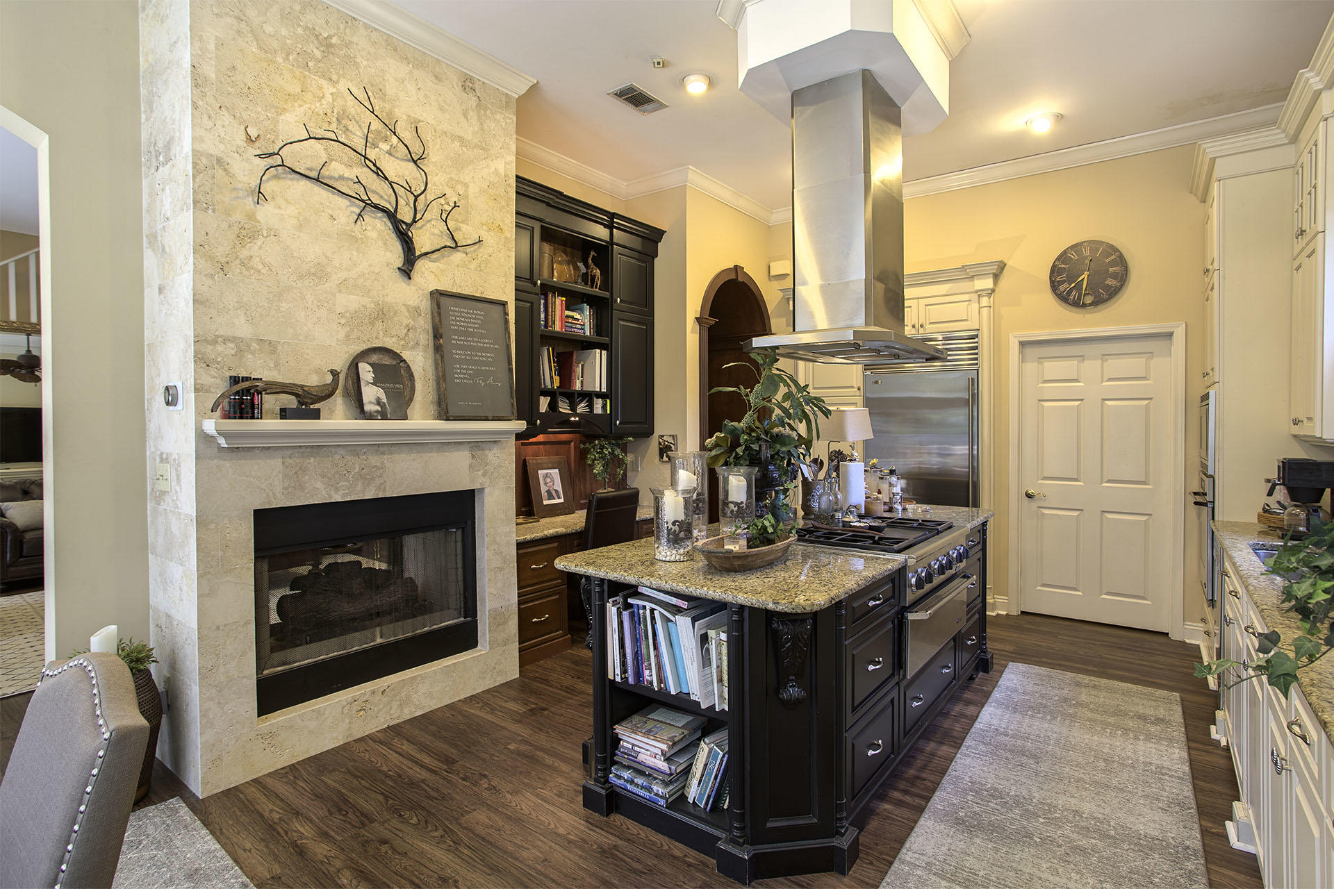 BAYTOWNE AVE EAST - Residential