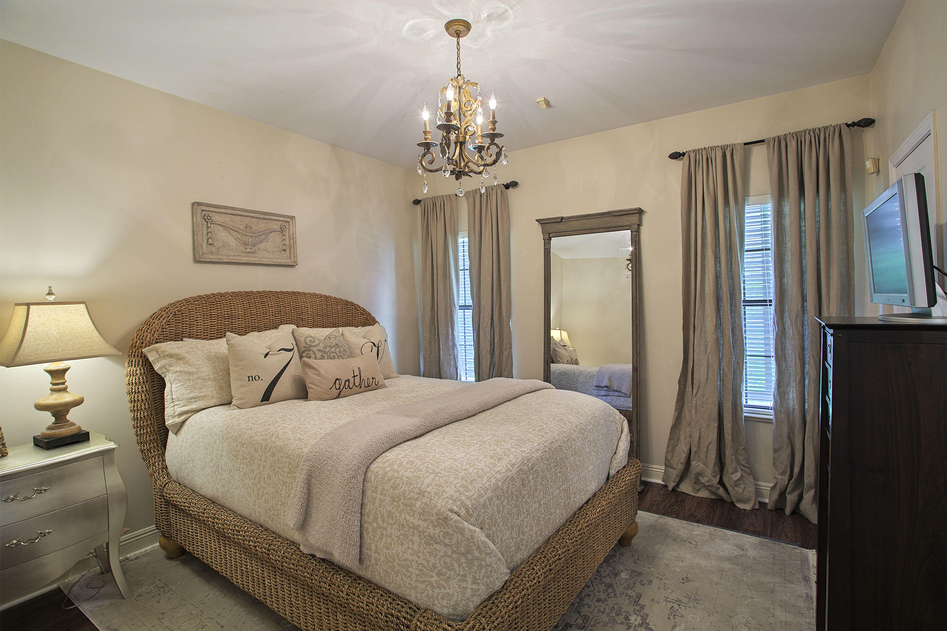 BAYTOWNE AVE EAST - Residential