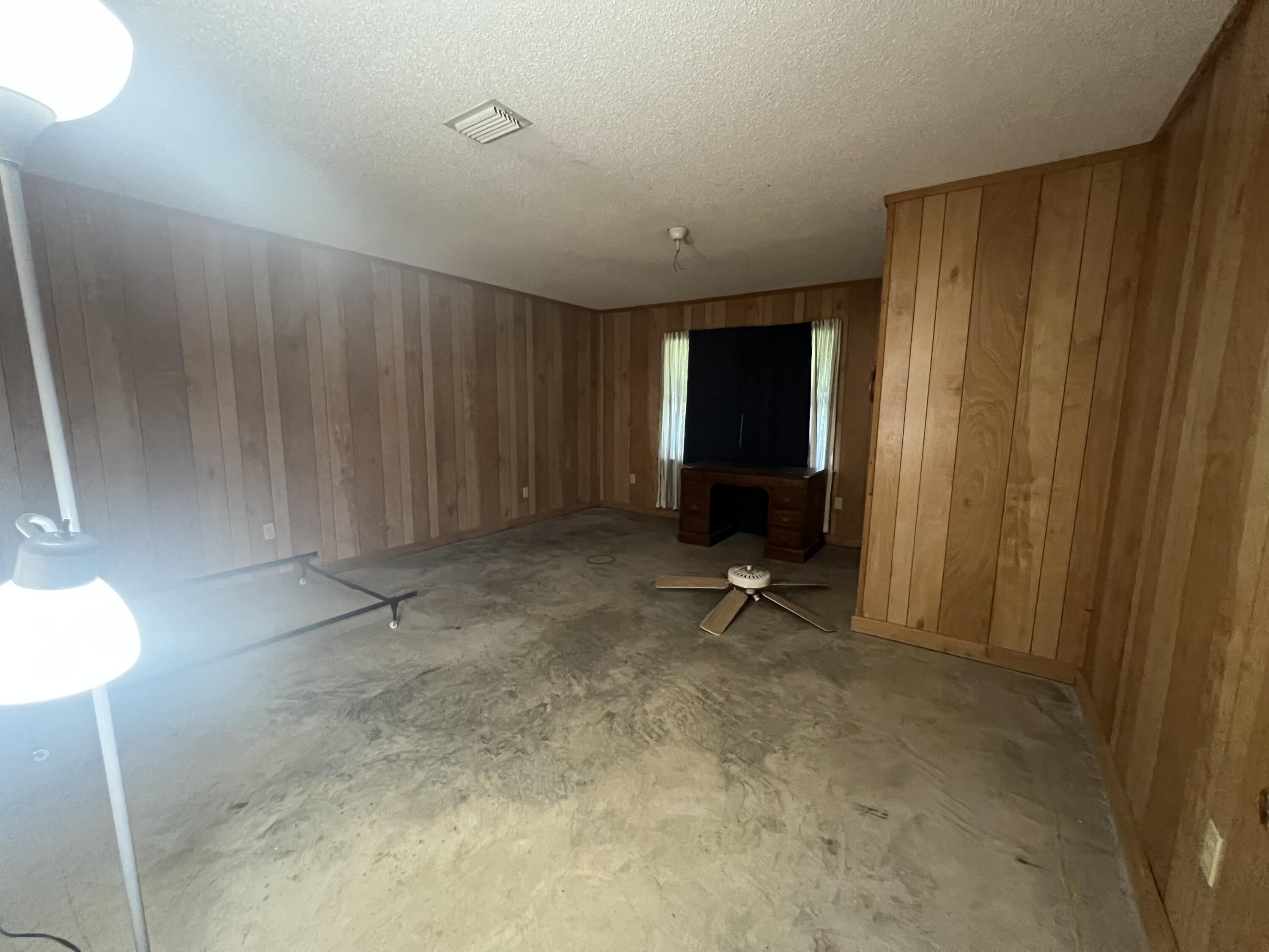 NO RECORDED SUBDIVISION - Land
