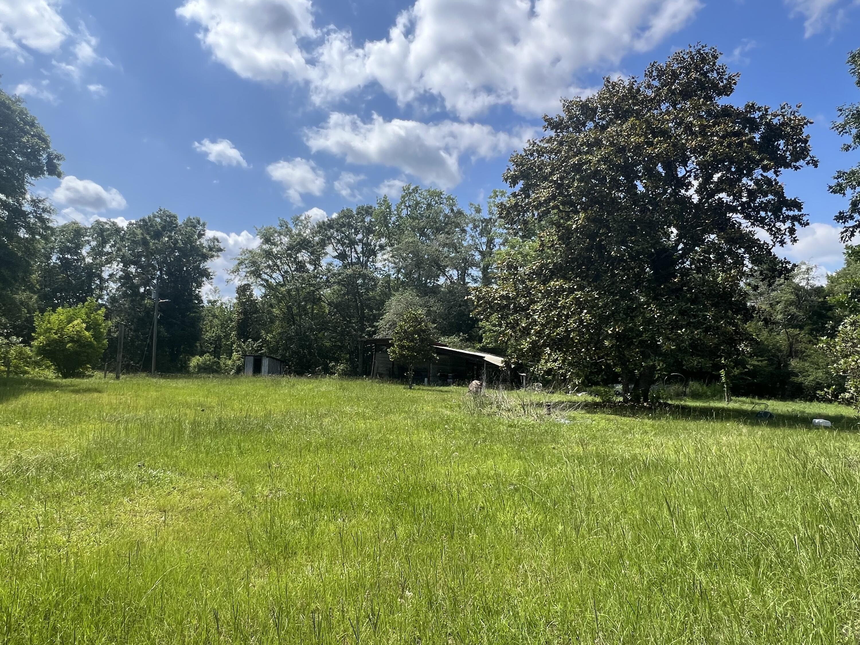 NO RECORDED SUBDIVISION - Land