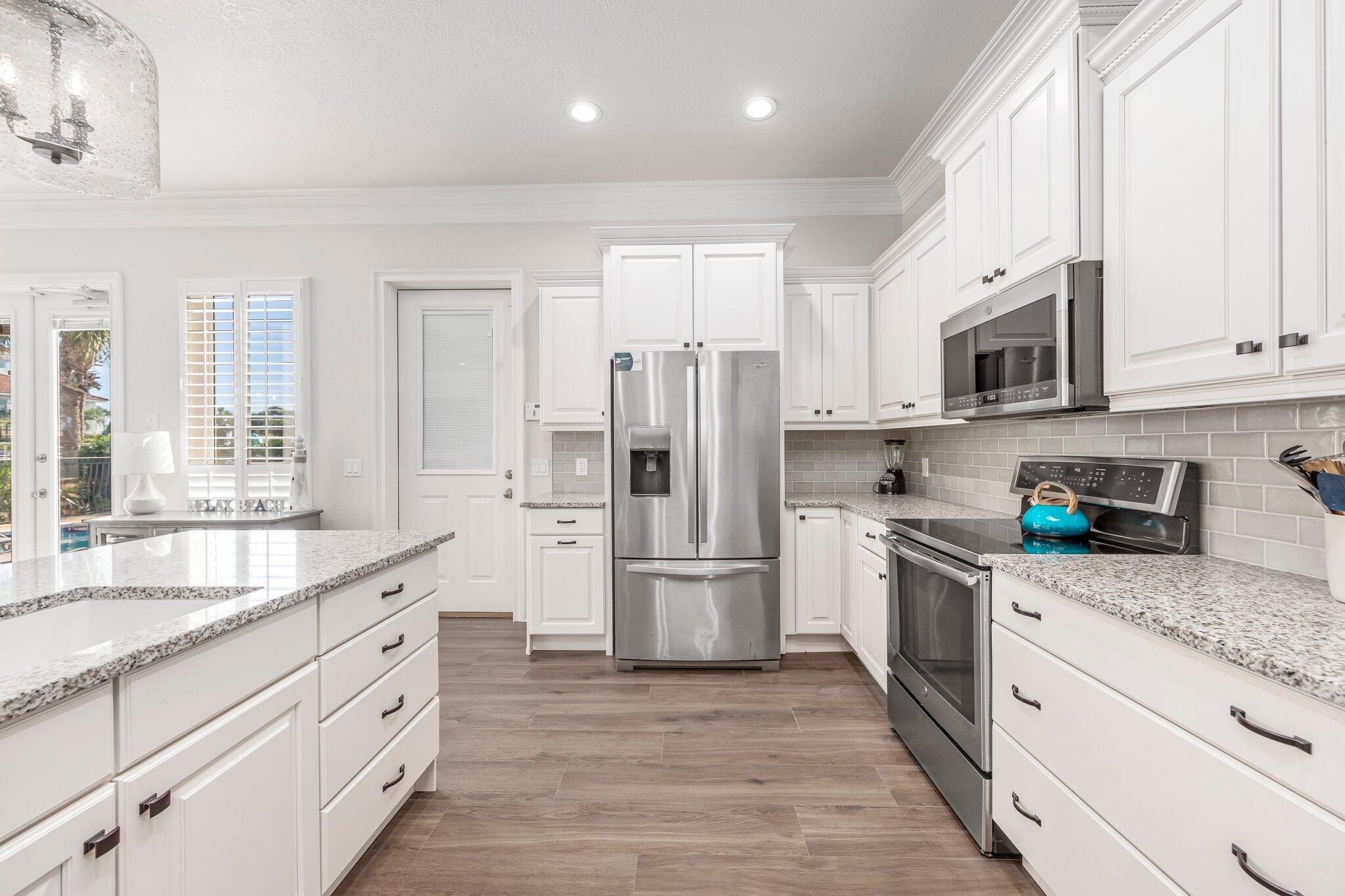 CRYSTAL SHORES - Residential