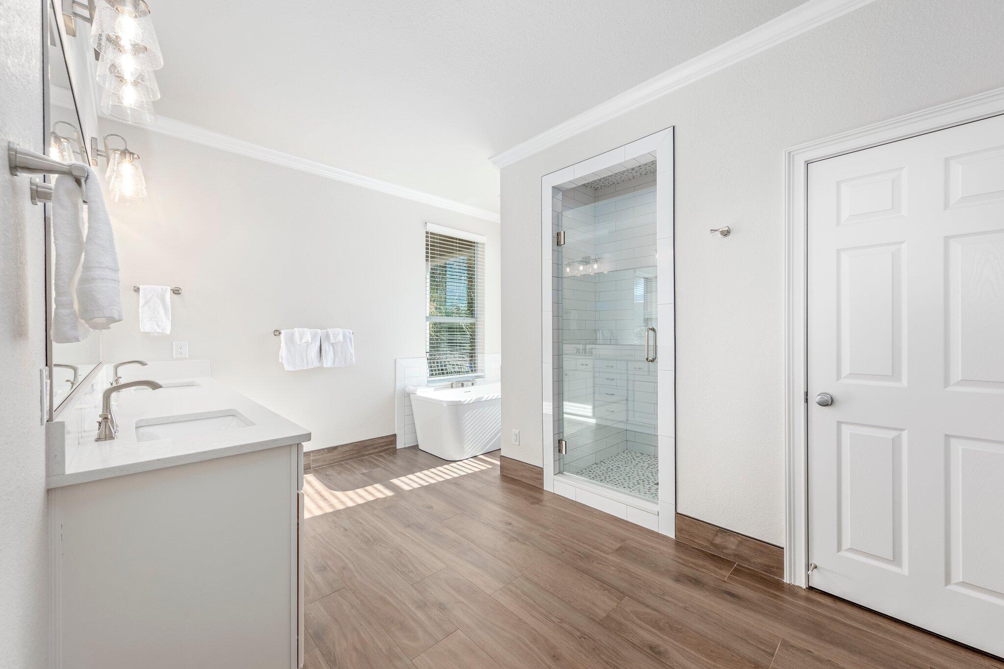 CRYSTAL SHORES - Residential