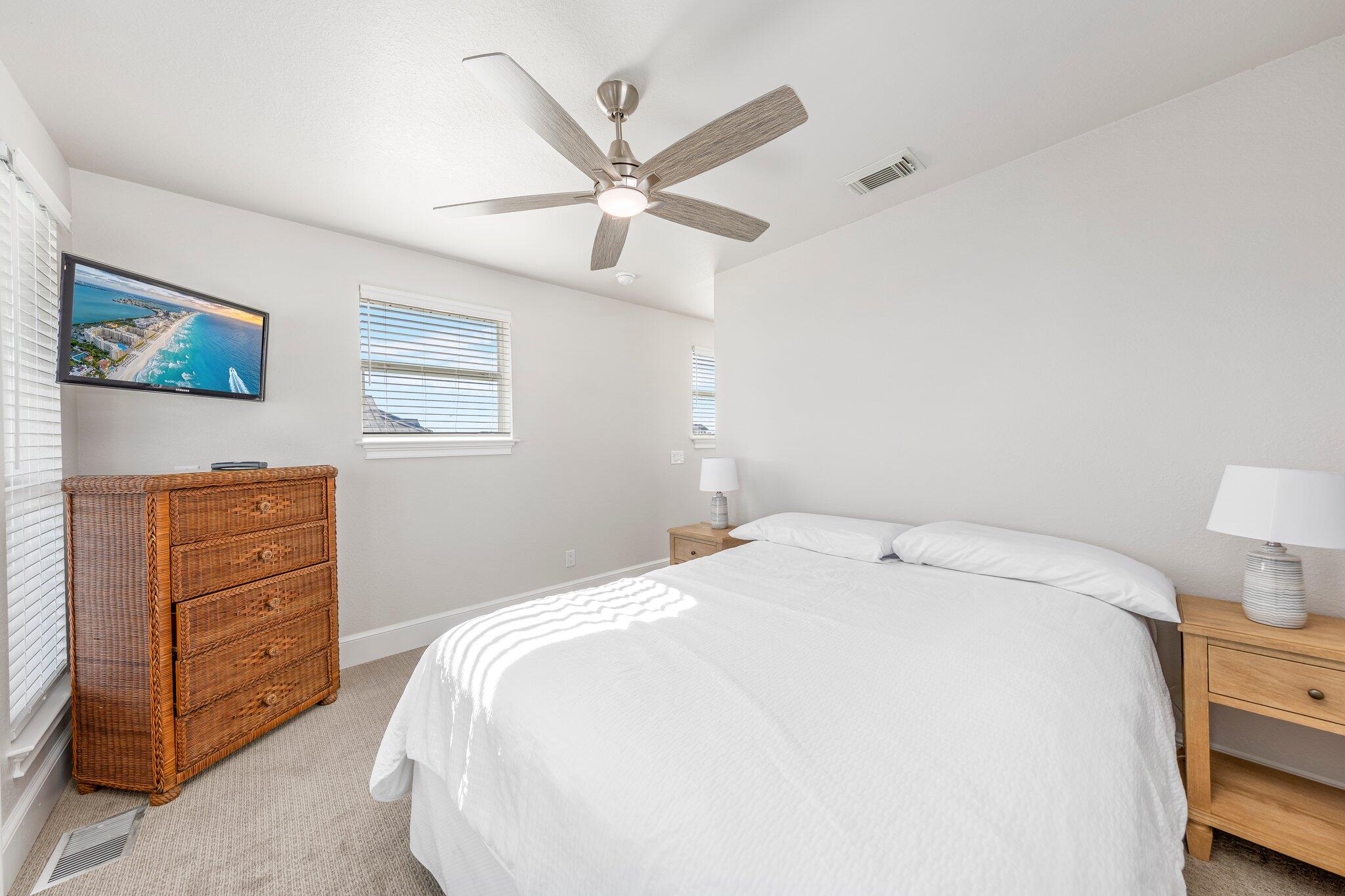 CRYSTAL SHORES - Residential