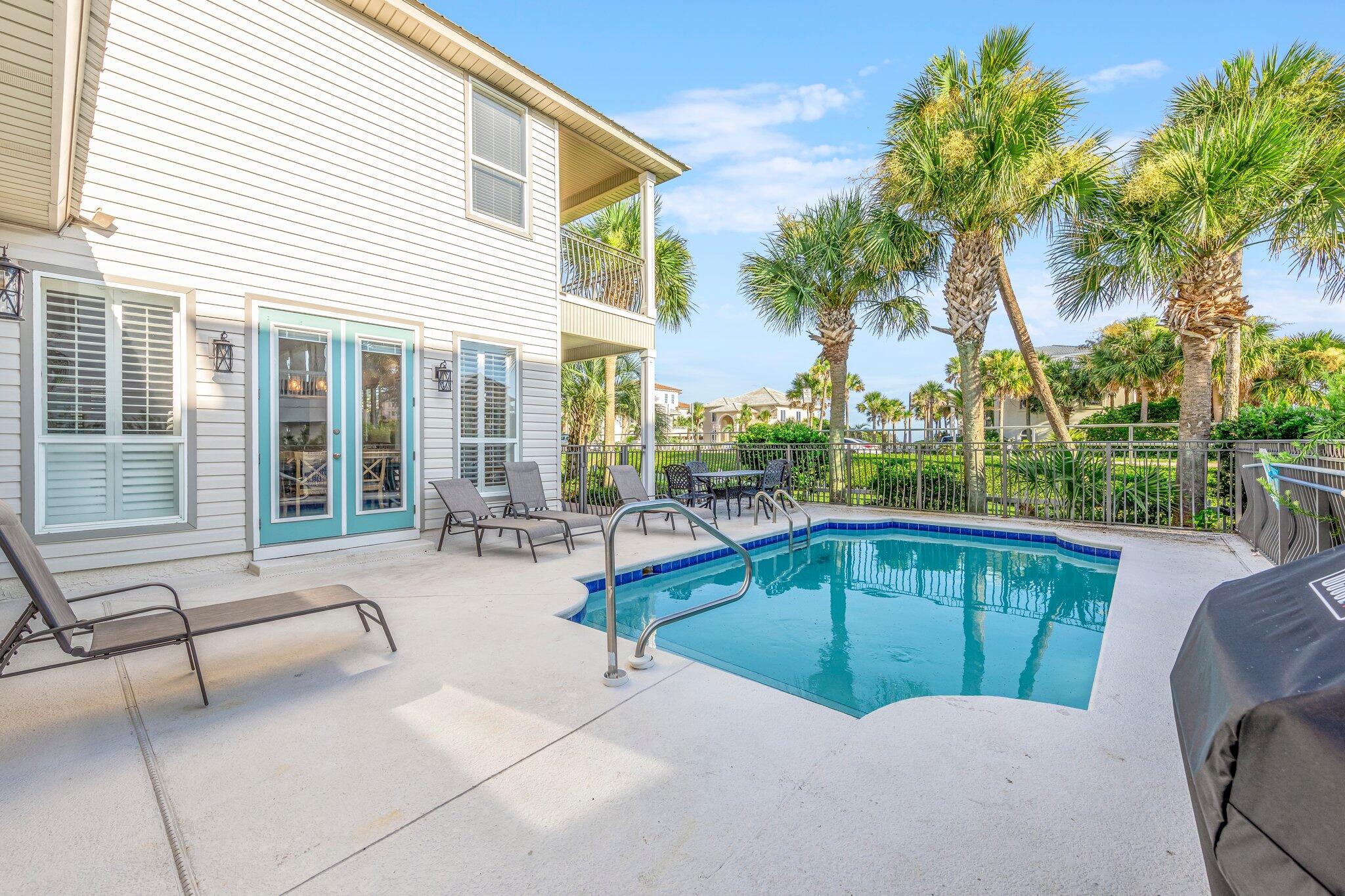 CRYSTAL SHORES - Residential