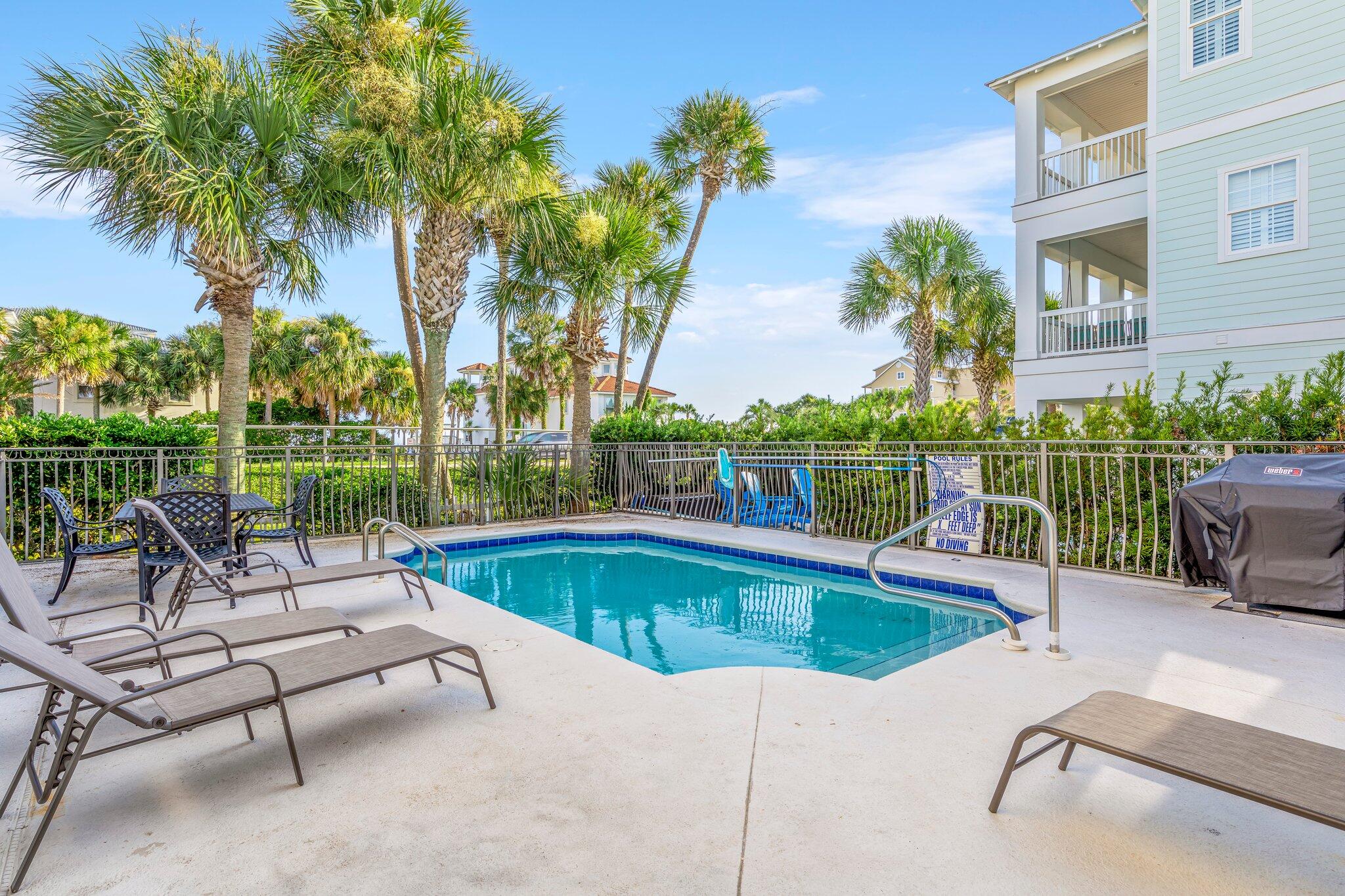 CRYSTAL SHORES - Residential