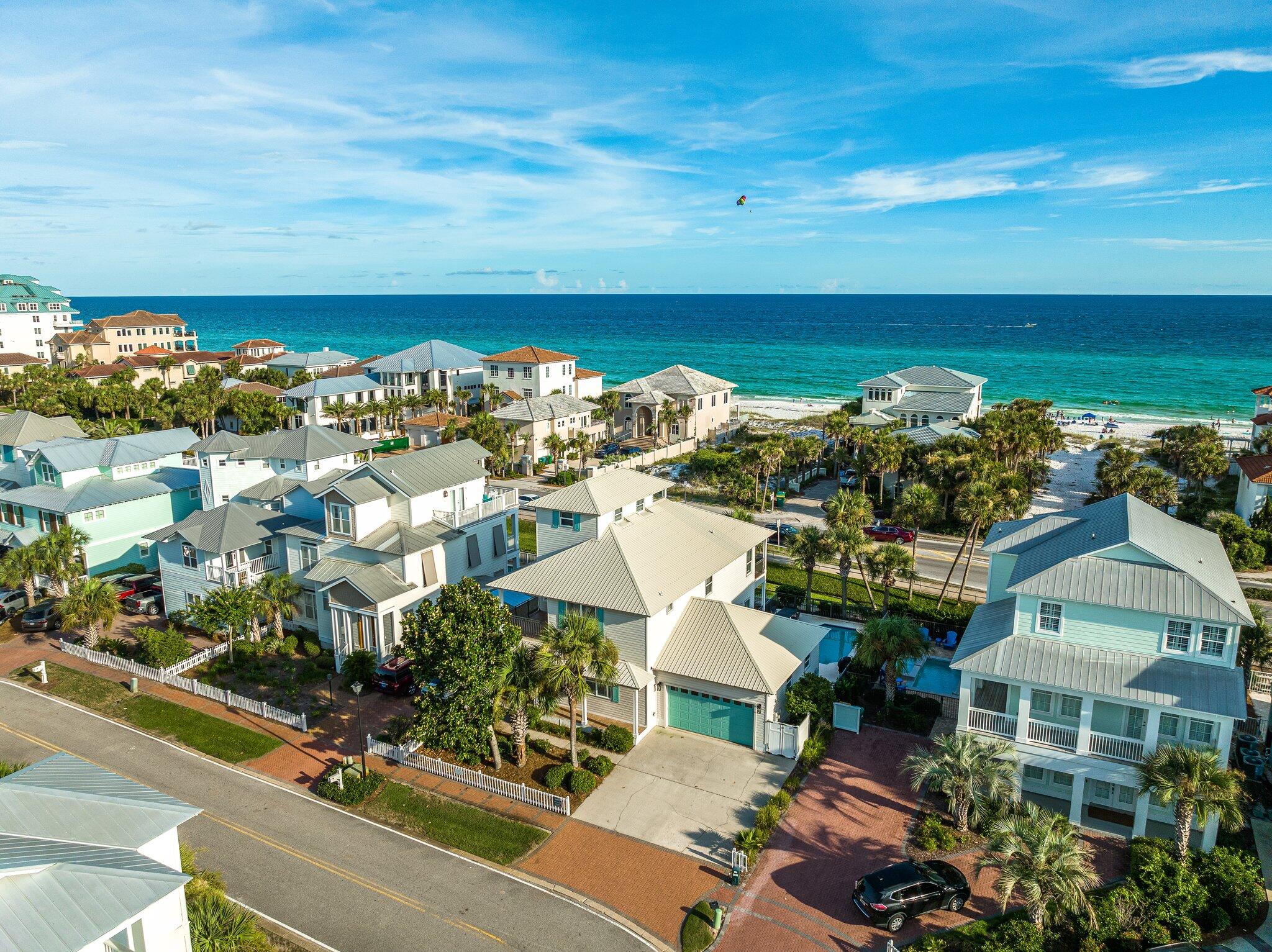 CRYSTAL SHORES - Residential
