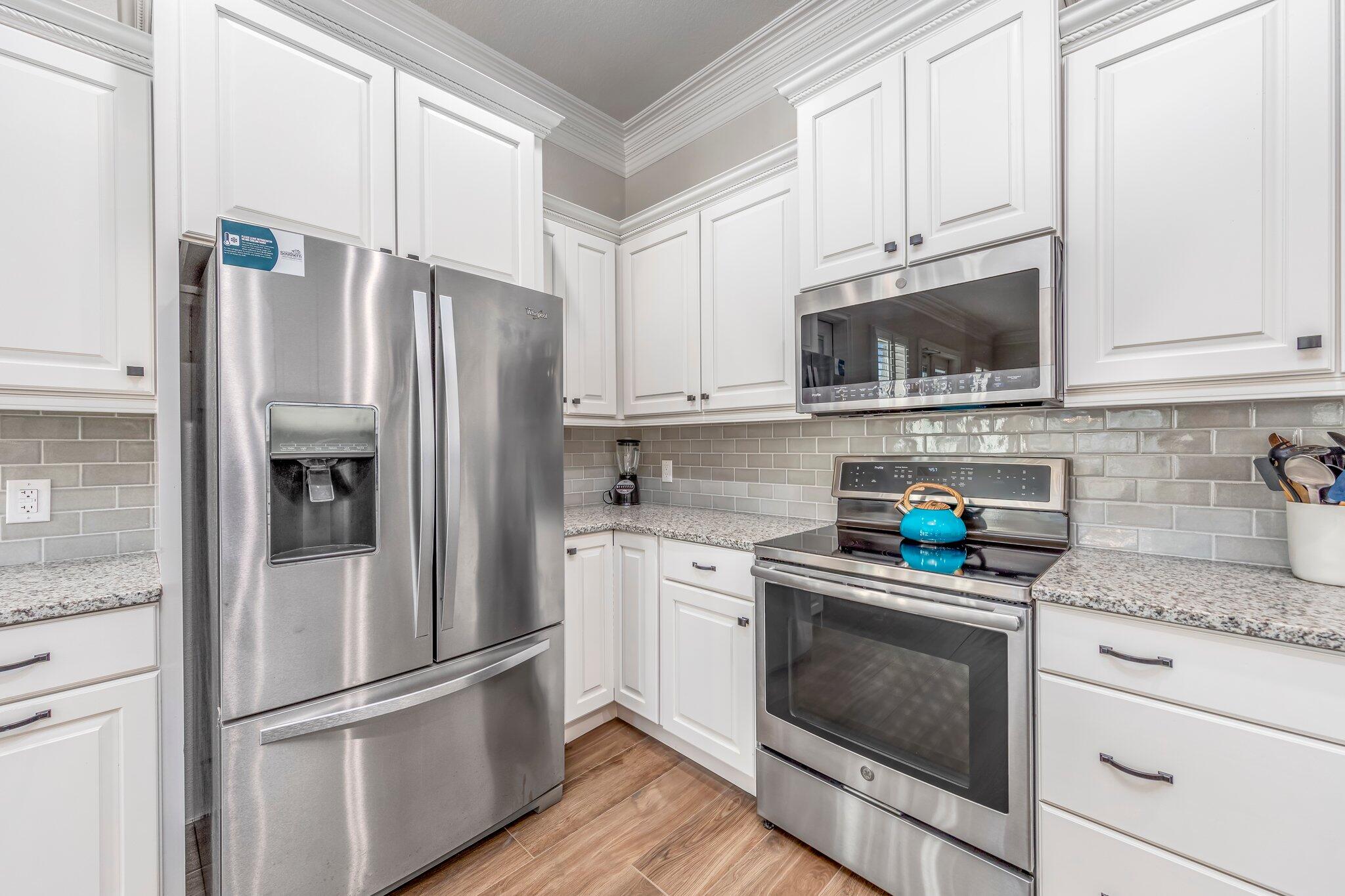 CRYSTAL SHORES - Residential