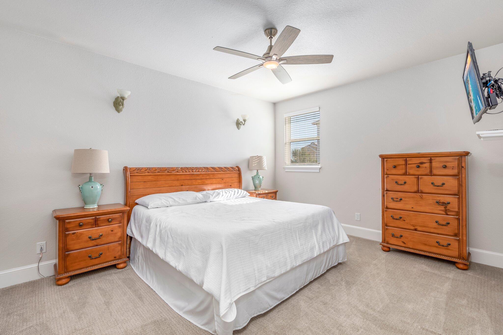 CRYSTAL SHORES - Residential