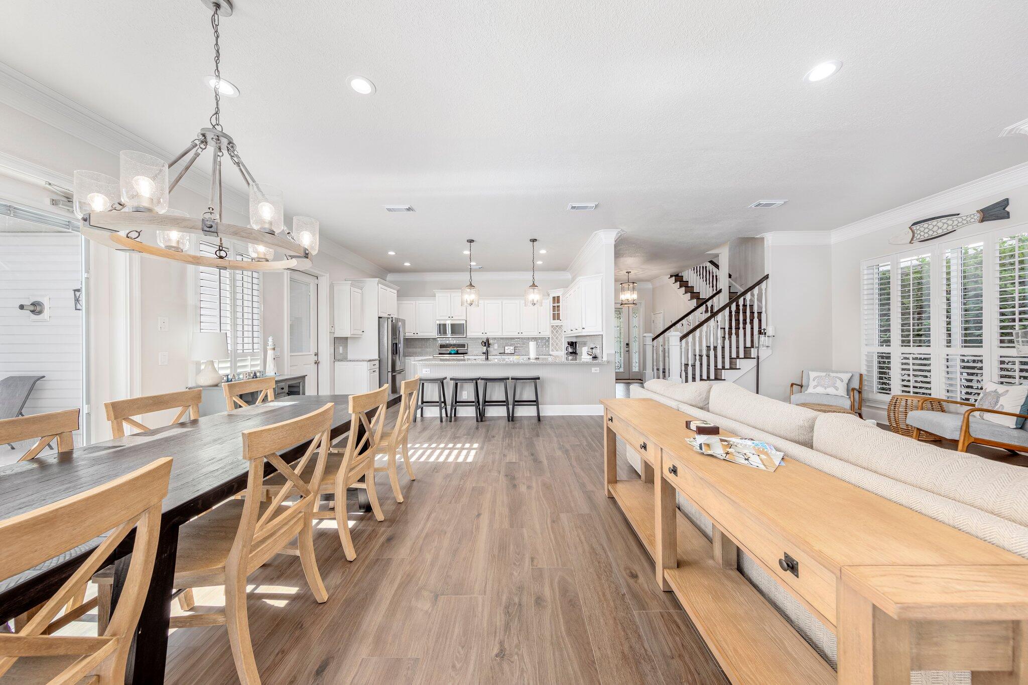 CRYSTAL SHORES - Residential