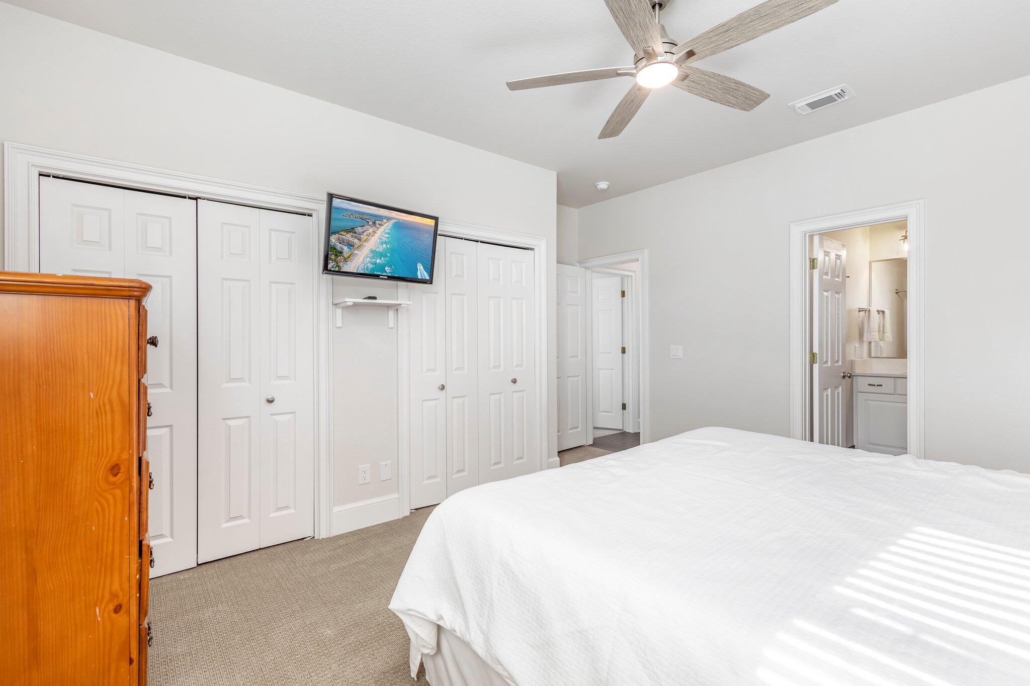 CRYSTAL SHORES - Residential
