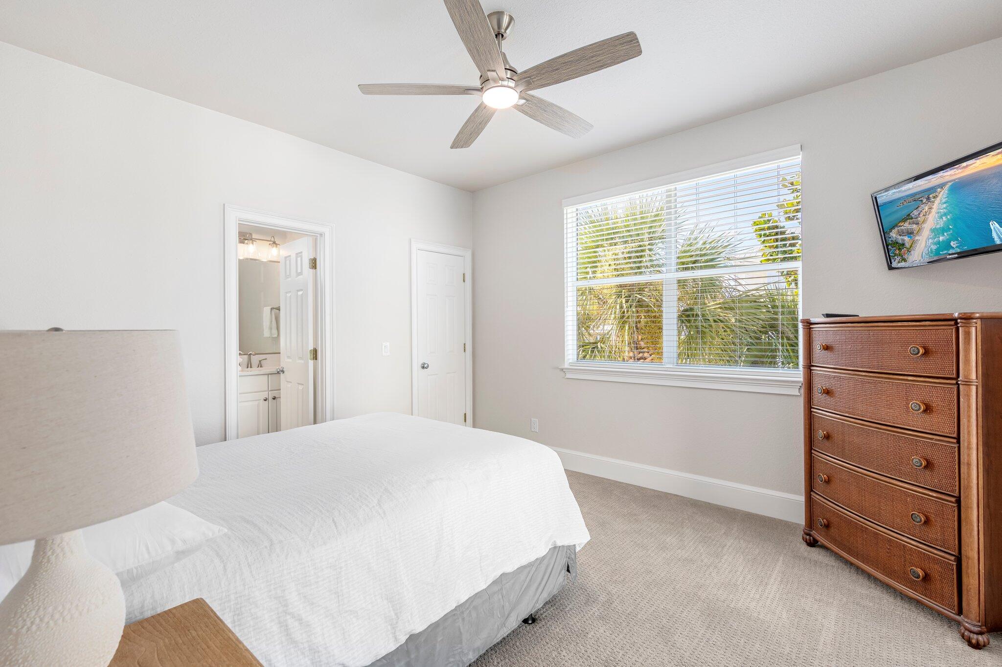 CRYSTAL SHORES - Residential