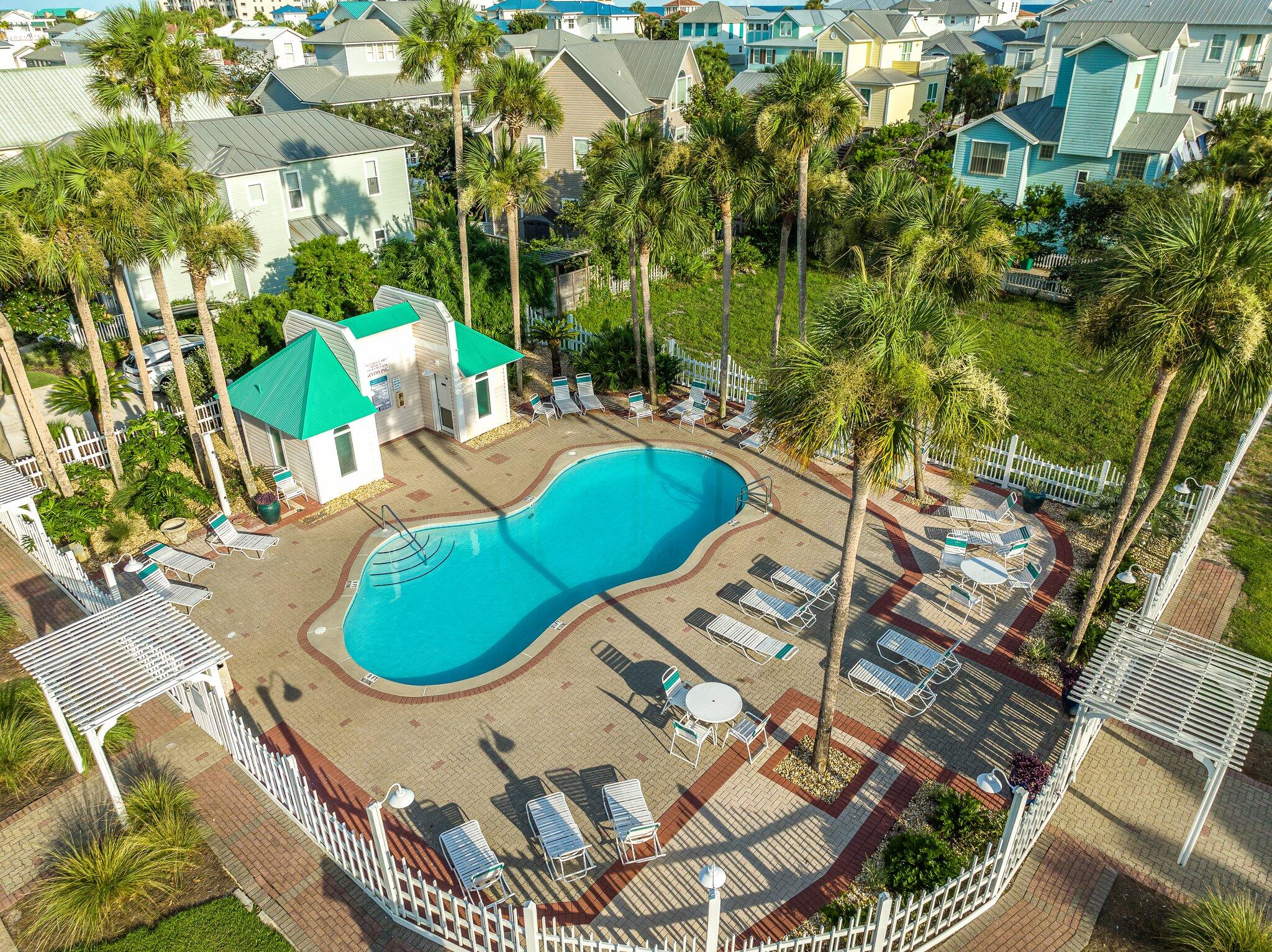 CRYSTAL SHORES - Residential