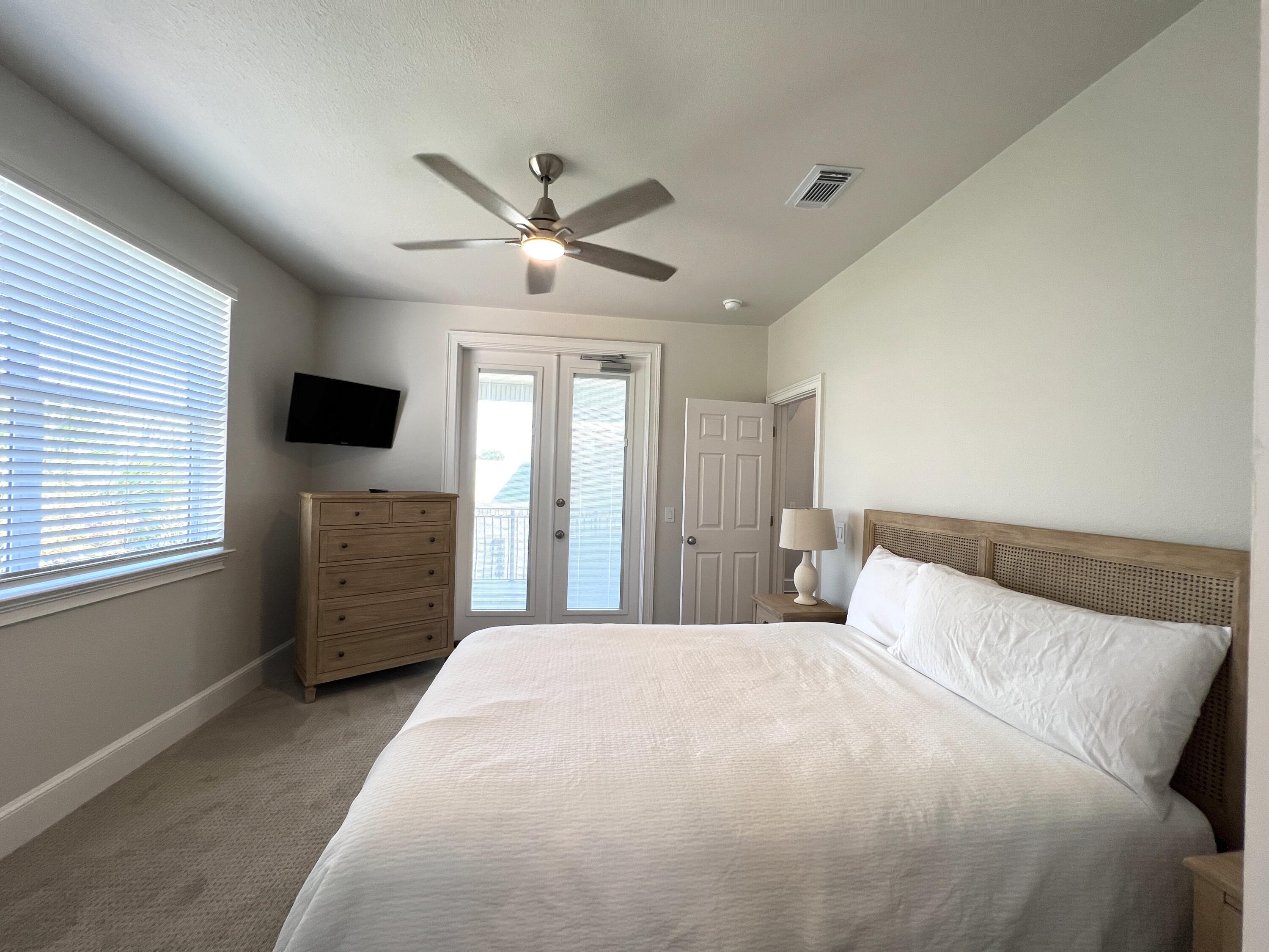 CRYSTAL SHORES - Residential