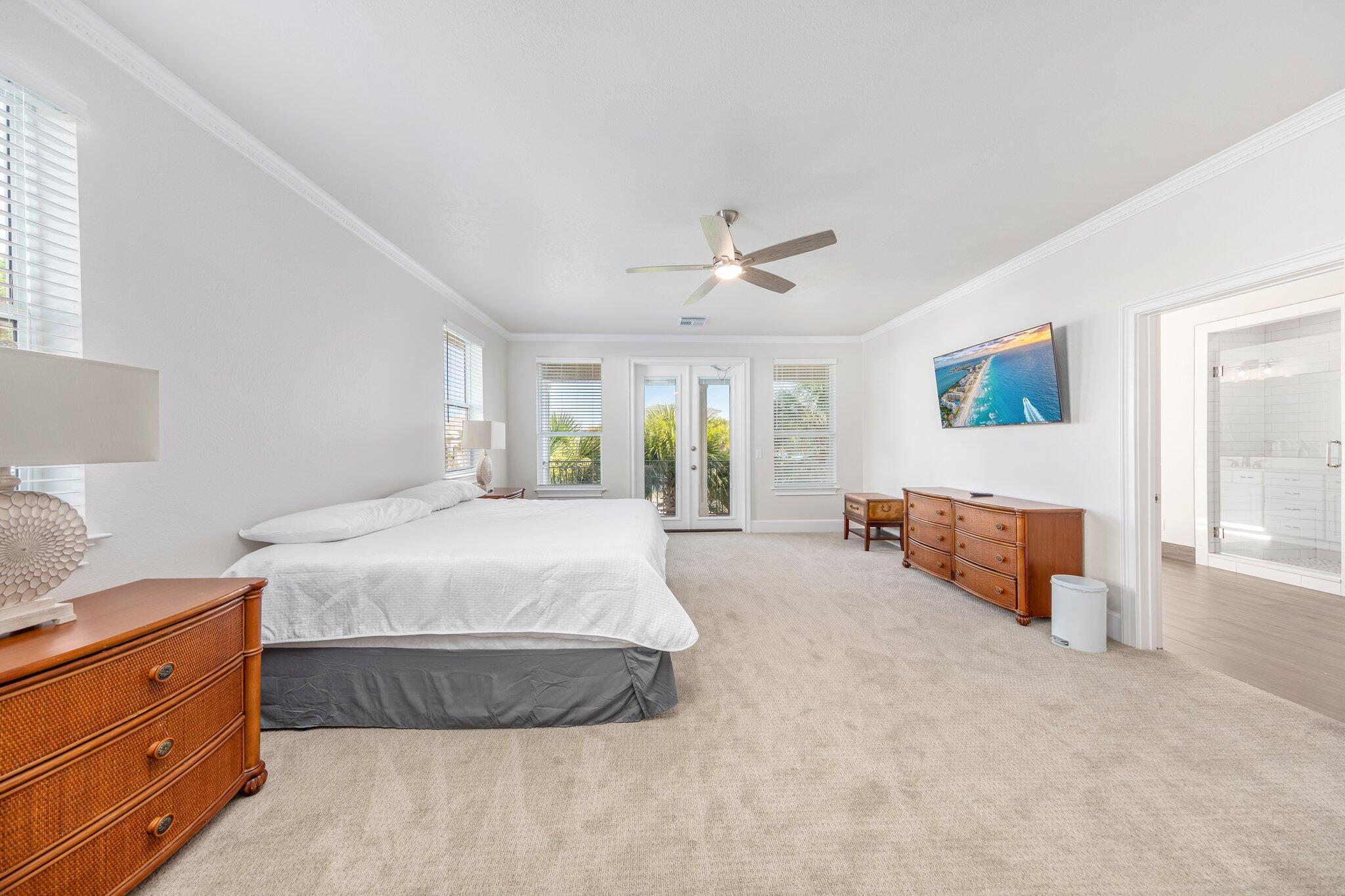 CRYSTAL SHORES - Residential