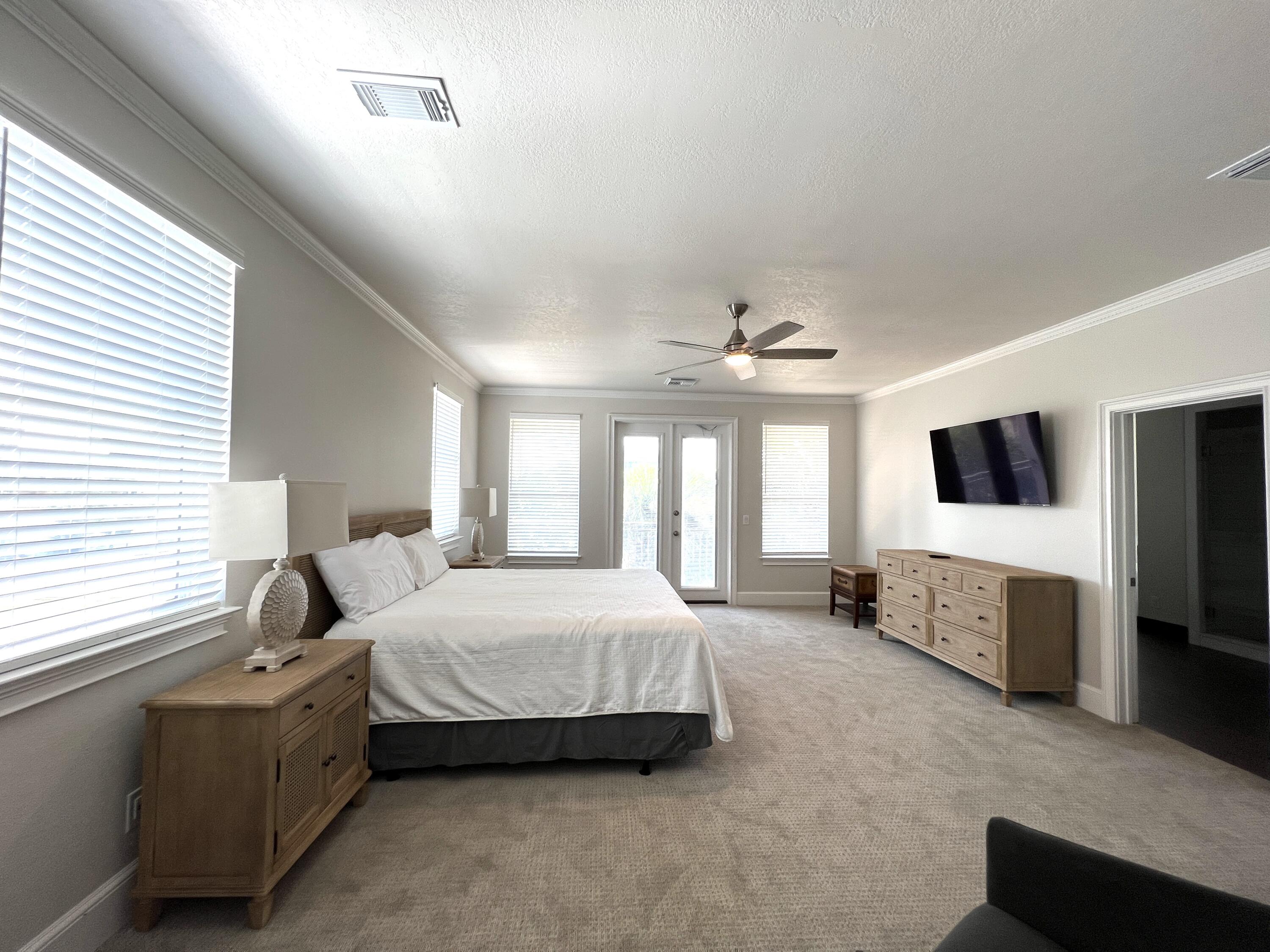 CRYSTAL SHORES - Residential