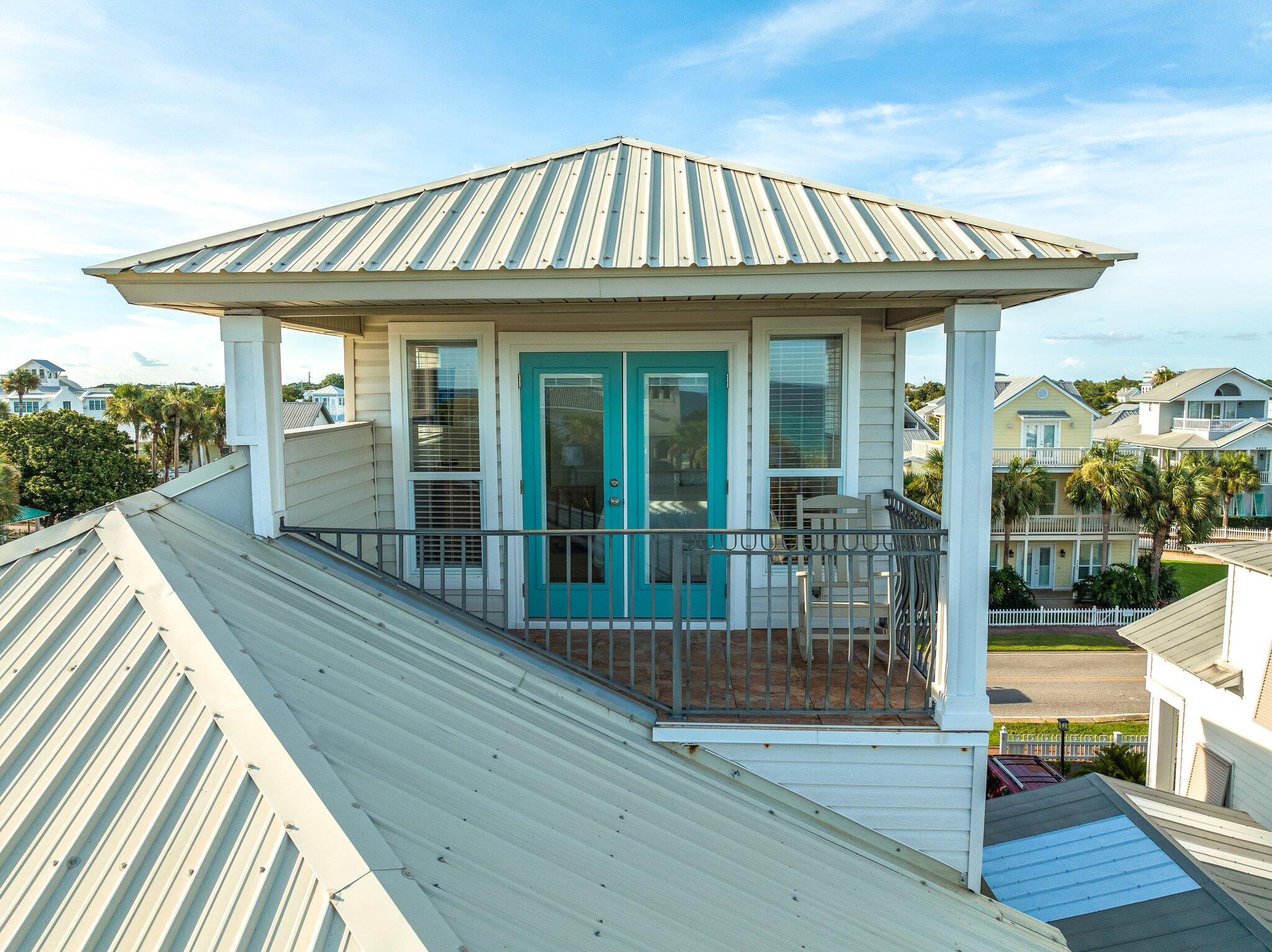 CRYSTAL SHORES - Residential