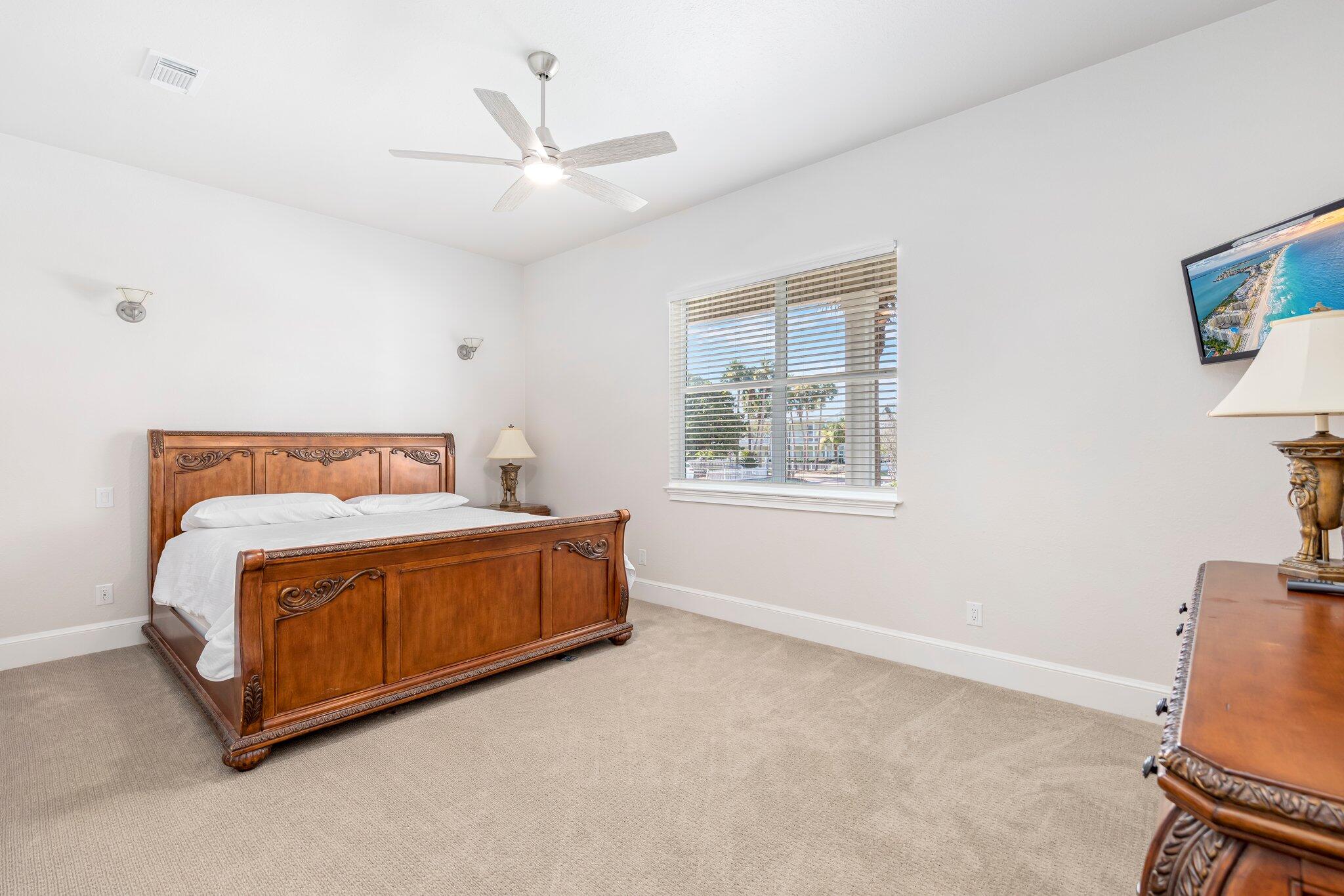 CRYSTAL SHORES - Residential