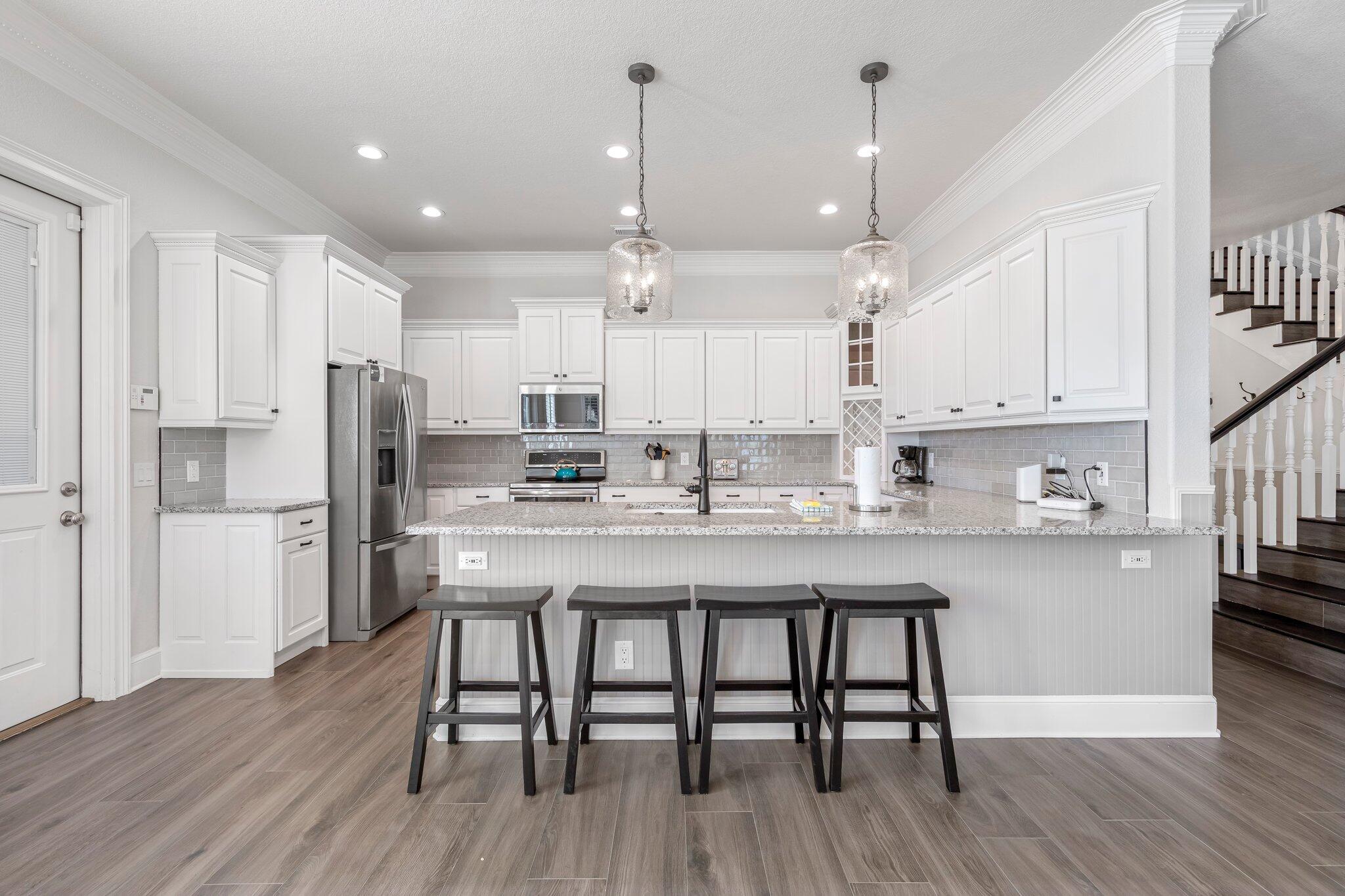 CRYSTAL SHORES - Residential