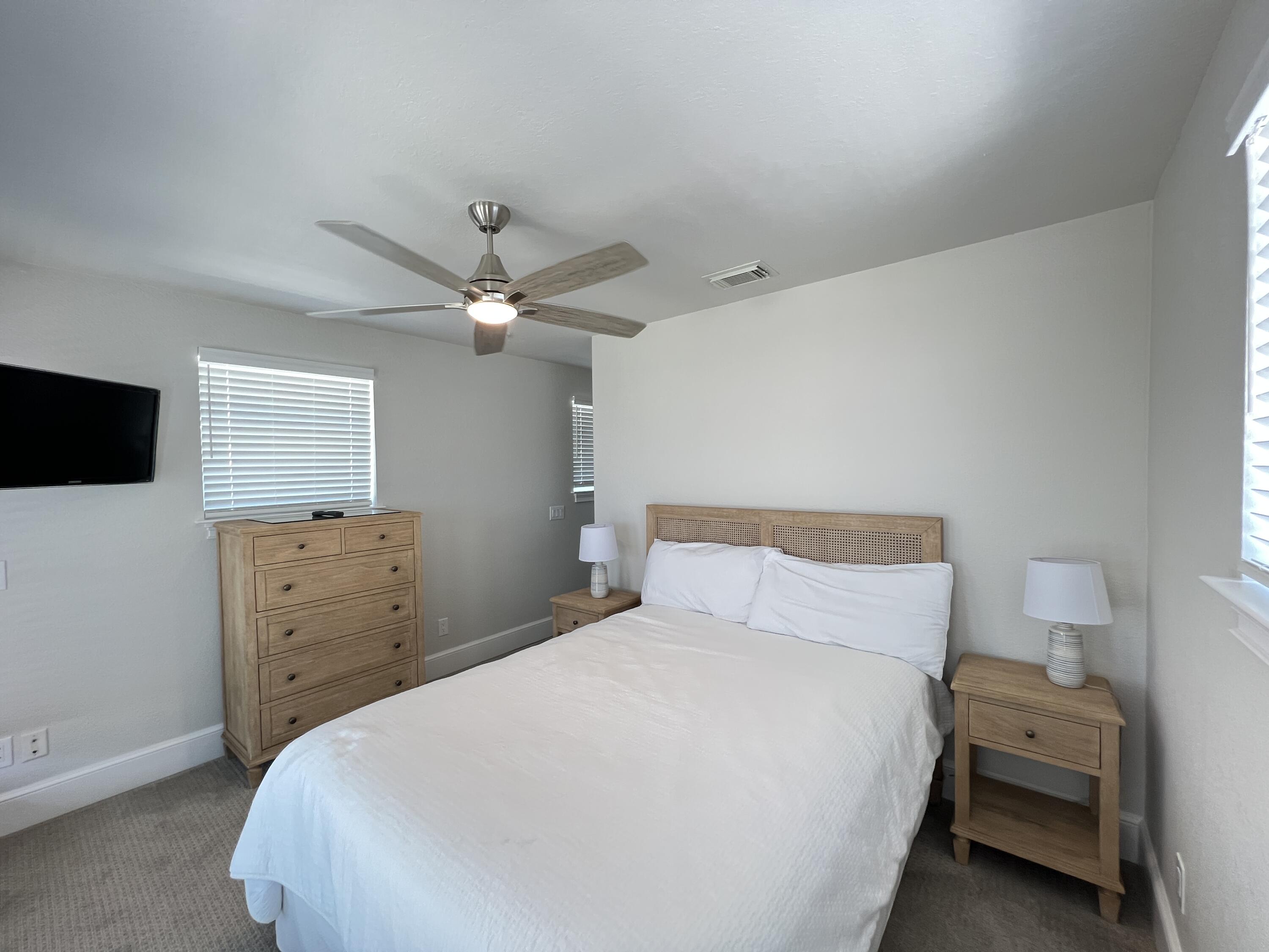 CRYSTAL SHORES - Residential