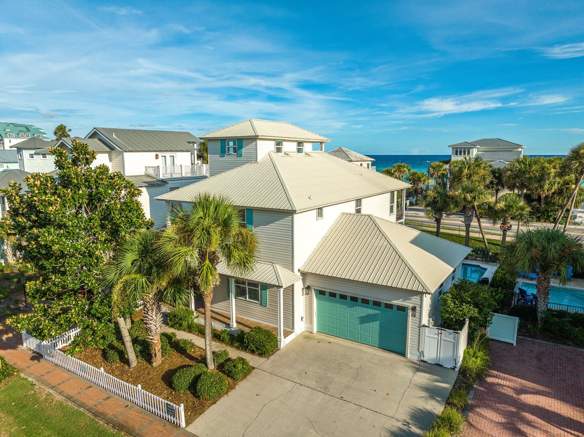 CRYSTAL SHORES - Residential