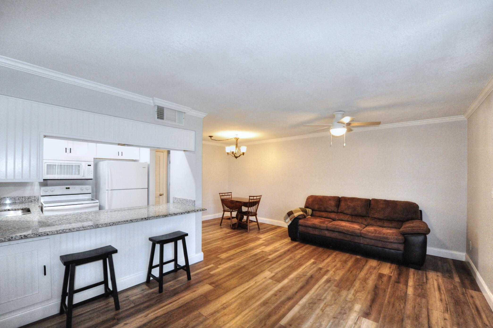 FINISTERRA CONDO - Residential