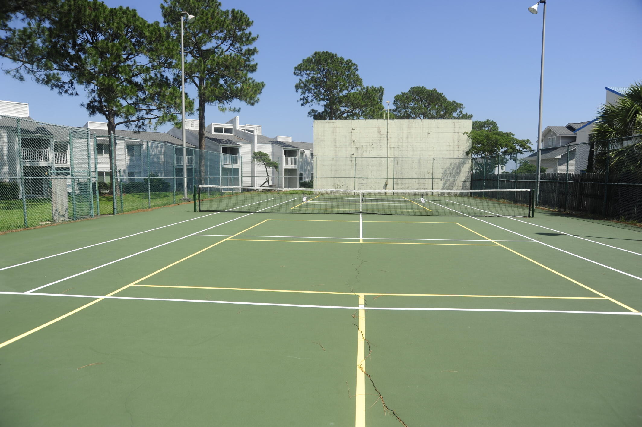 FINISTERRA CONDO - Residential