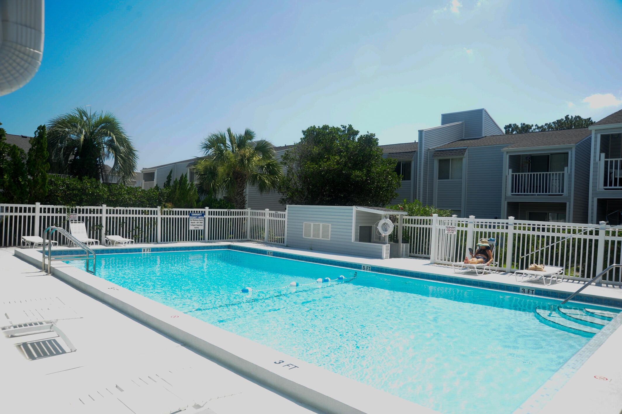 FINISTERRA CONDO - Residential