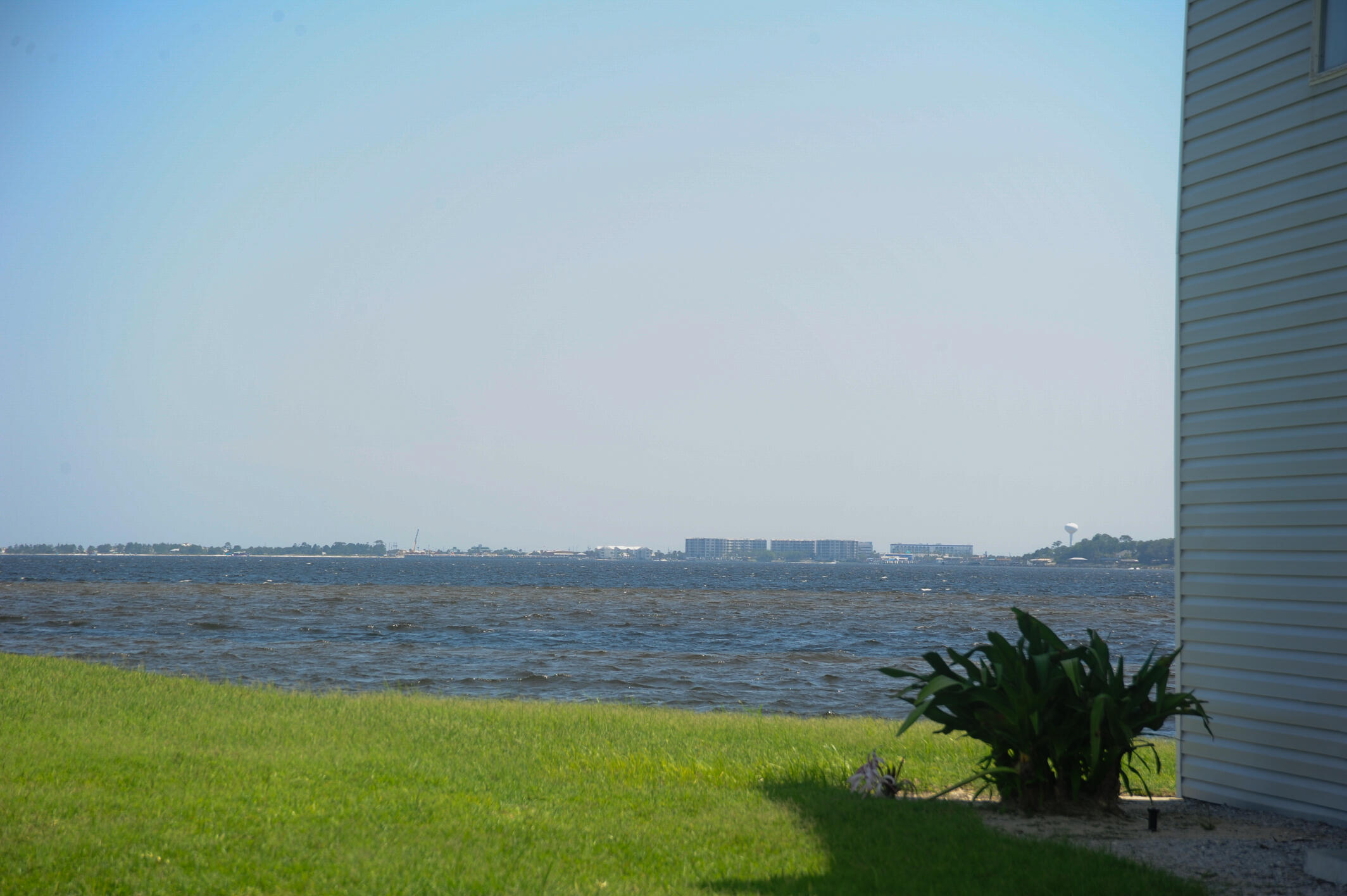 FINISTERRA CONDO - Residential